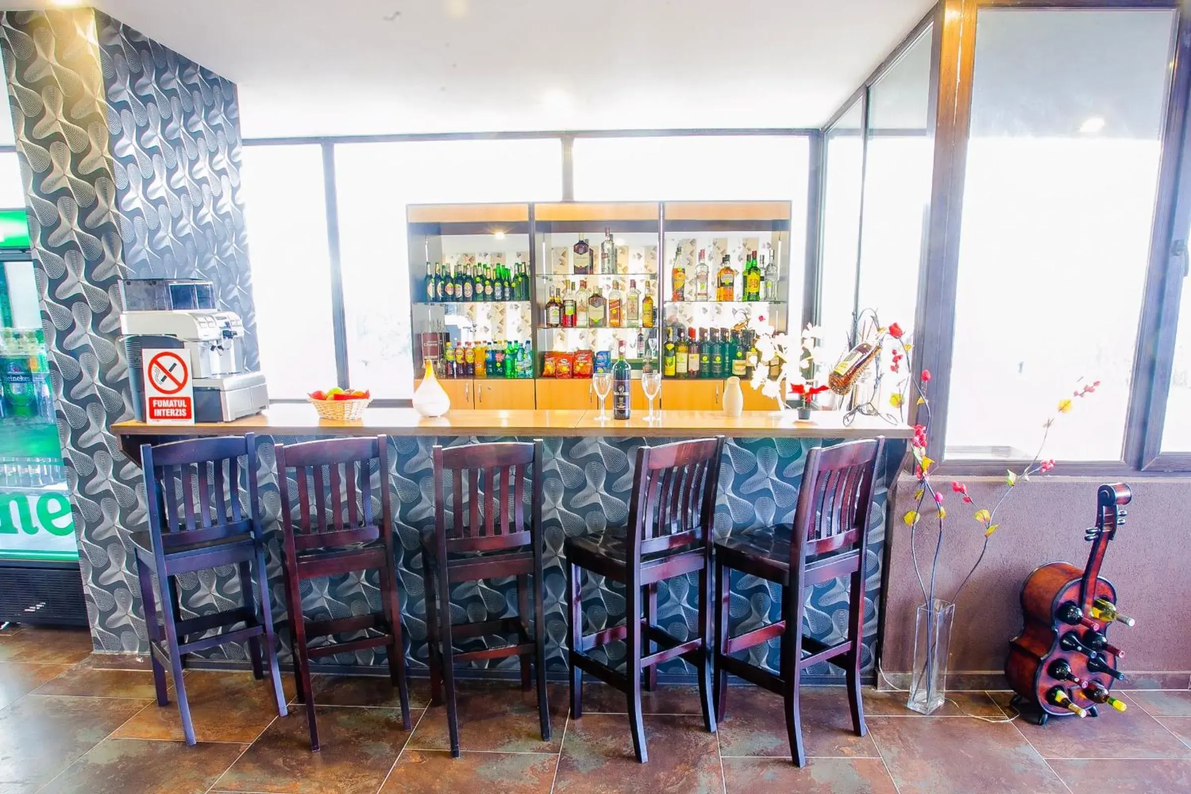 Lounge or bar, Lounge/Bar in Hotel Charter Otopeni