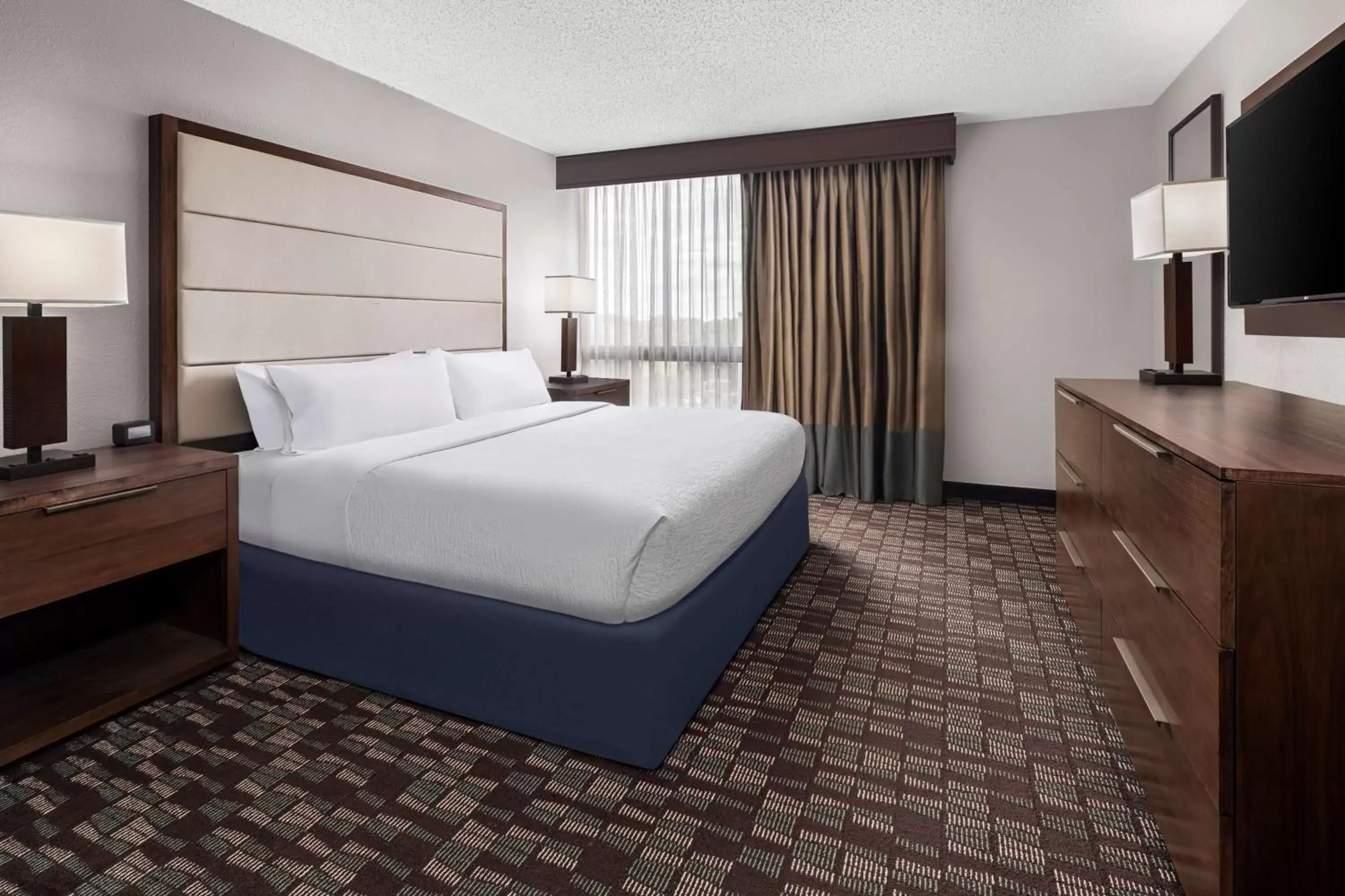 Bedroom, Bed in Embassy Suites by Hilton Nashville Airport