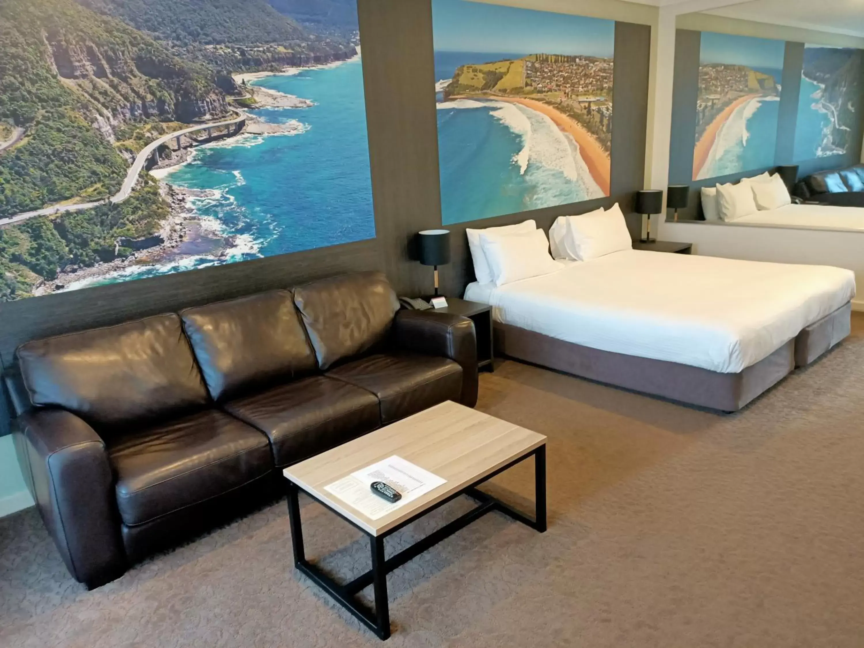 Standard King Room with Sofa Bed in Mercure Gerringong Resort Standard King Room with Sofa Bed in Mercure Gerringong Resort