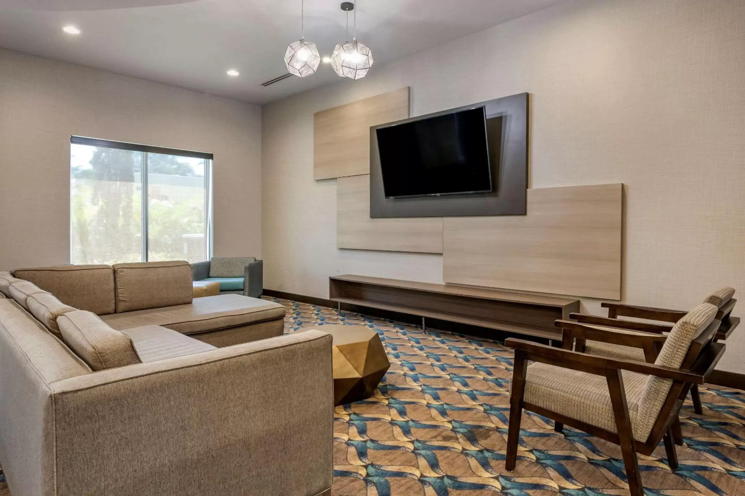 Lobby or reception, Seating Area in Comfort Suites Fort Lauderdale Airport & Cruise Port
