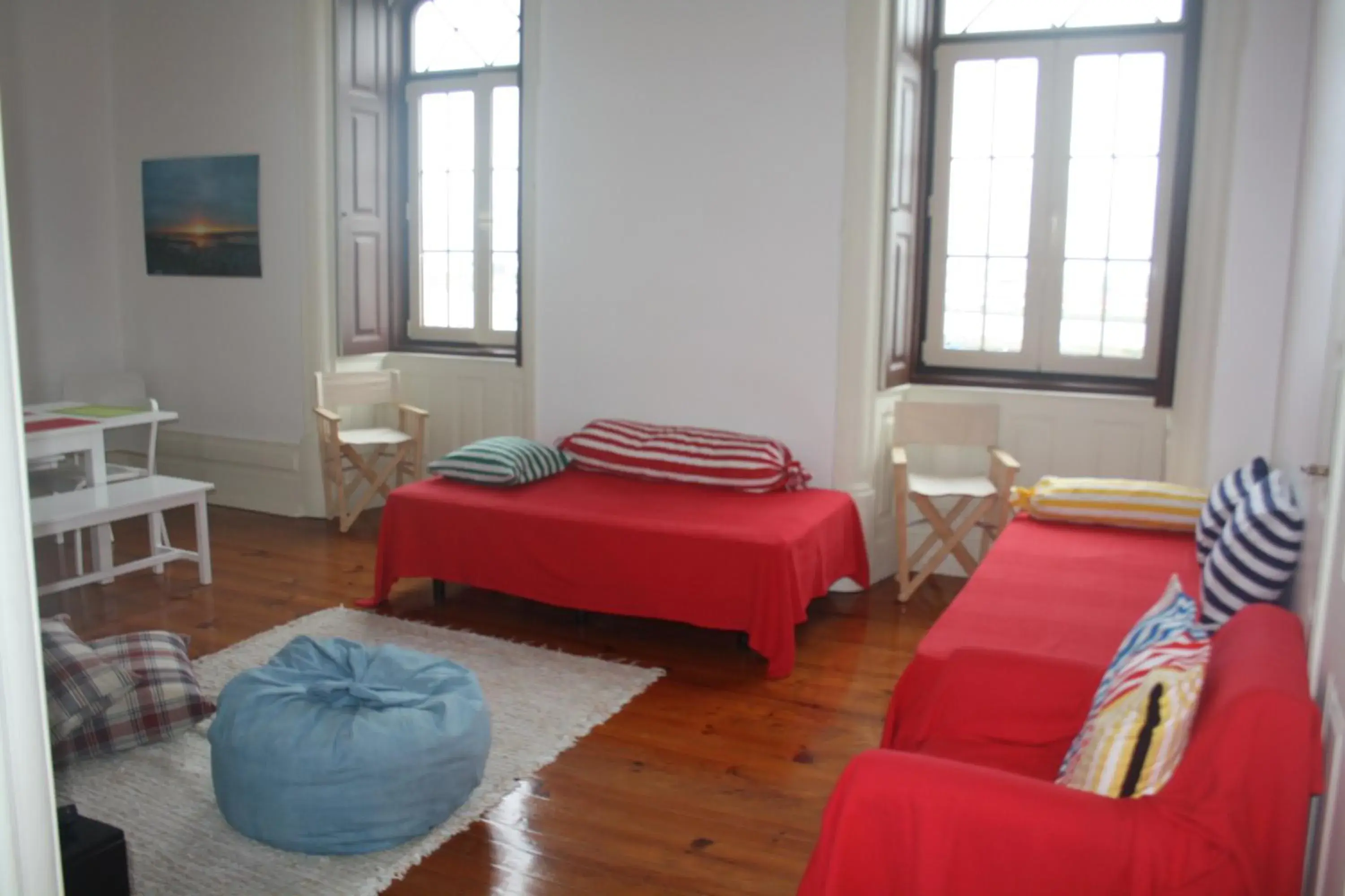 Communal lounge/ TV room, Bed in Hostel 402
