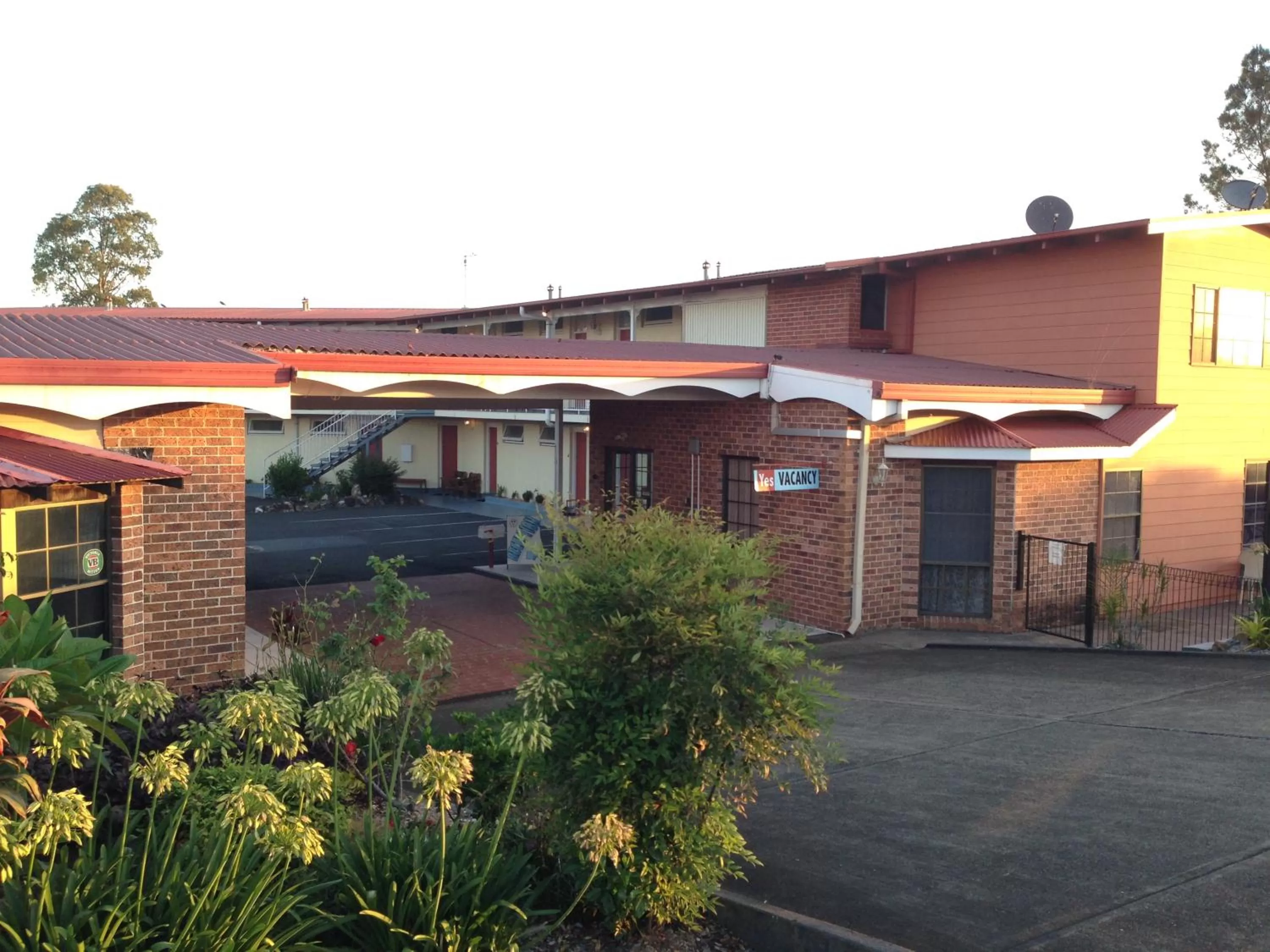 Property building in Riverview Motor Inn