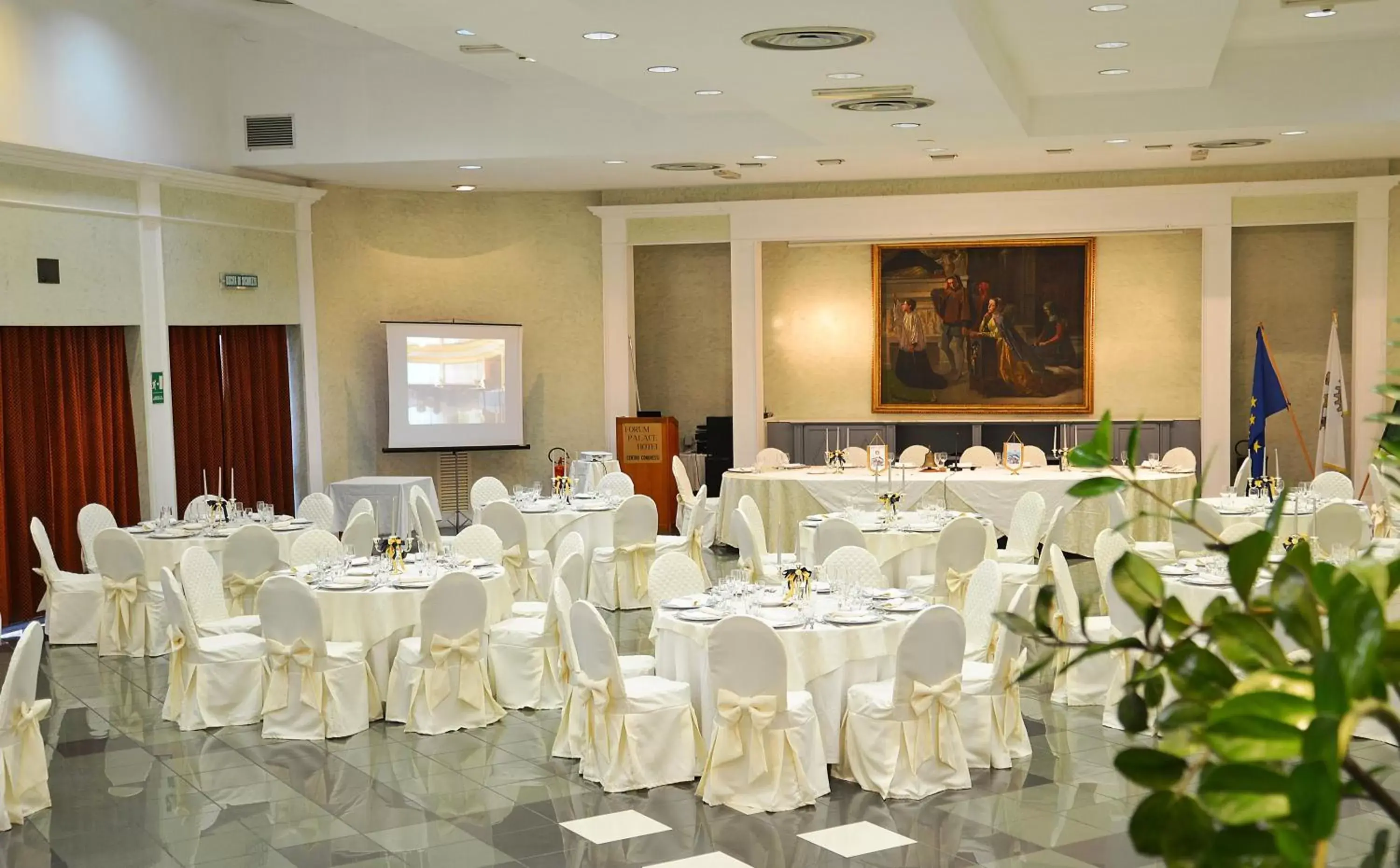 Dining area, Banquet Facilities in Forum Palace Hotel