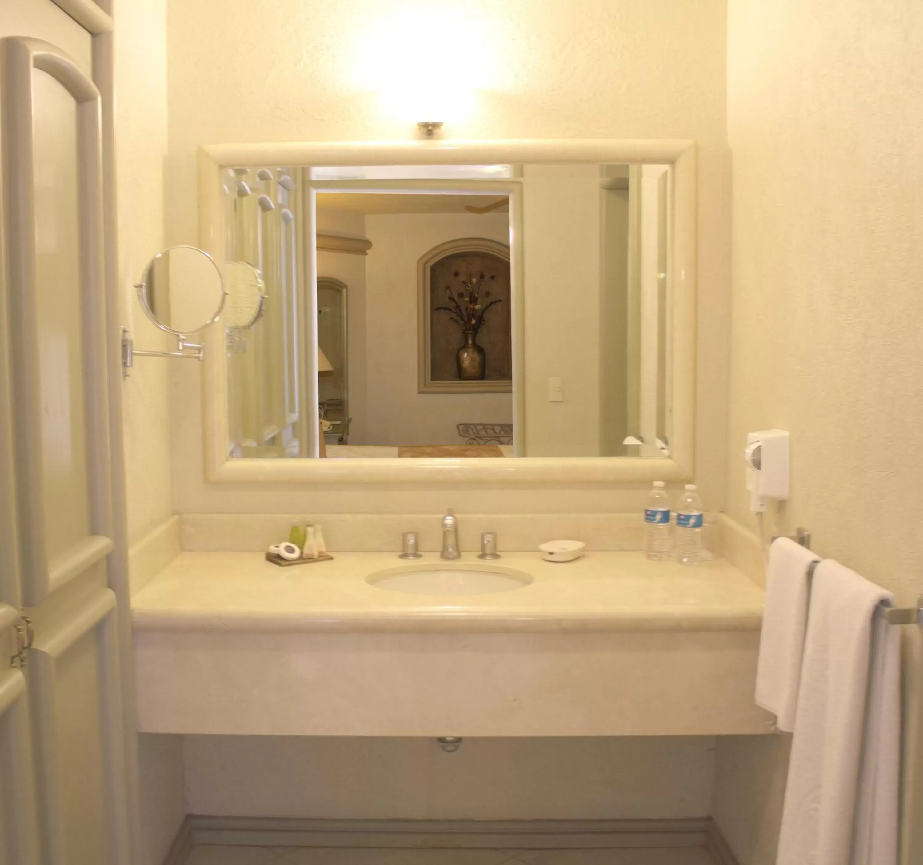 Bathroom in Hotel & Suites Quinta Magna Bathroom in Hotel & Suites Quinta Magna