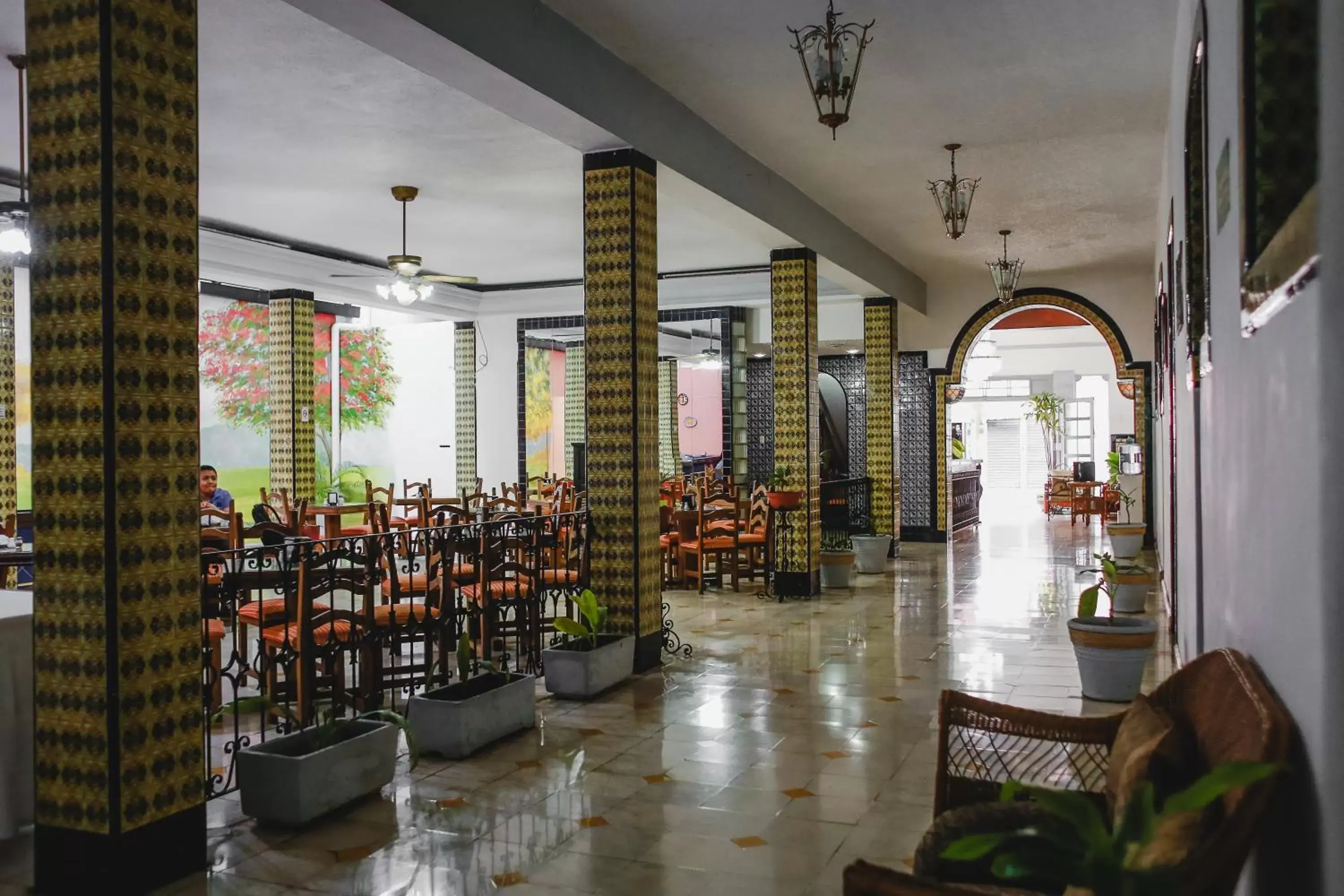 Restaurant/Places to Eat in Hotel Colon Merida