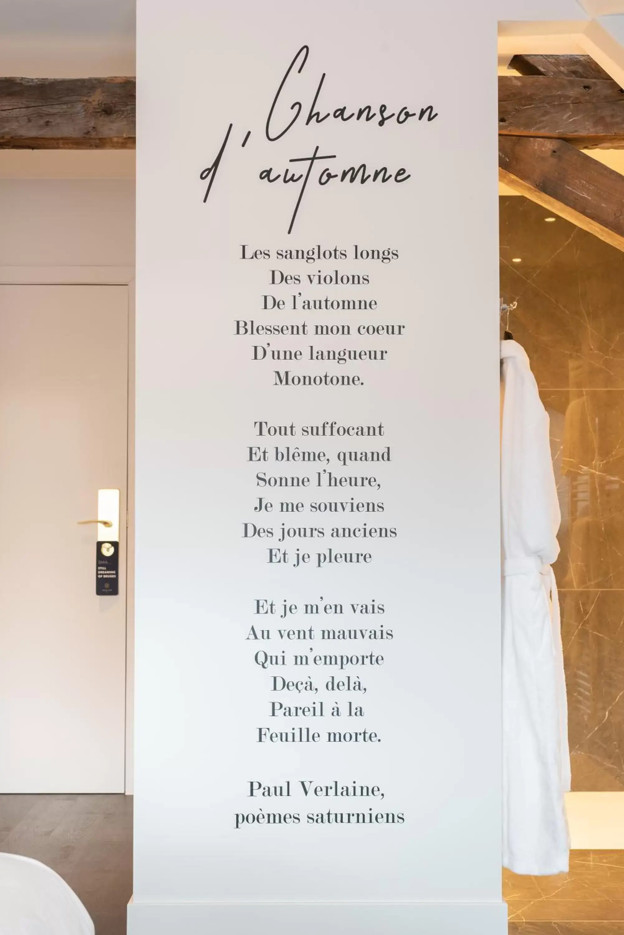 Text overlay in Boutique Hotel Sablon