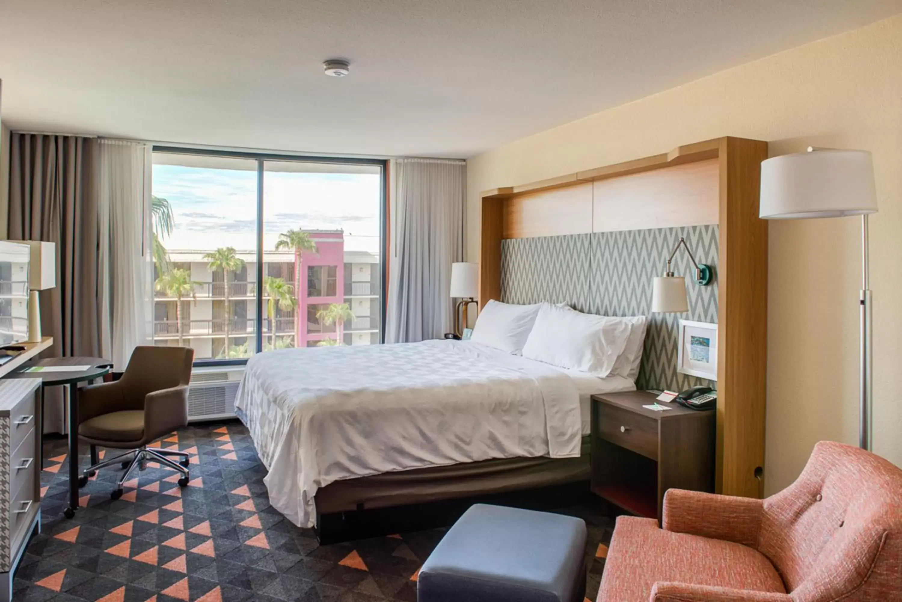 Bed in Holiday Inn & Suites Phoenix-Mesa-Chandler, an IHG Hotel