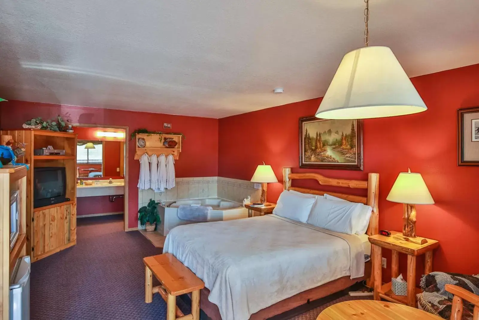 Photo of the whole room, Bed in Hagerman Valley Inn