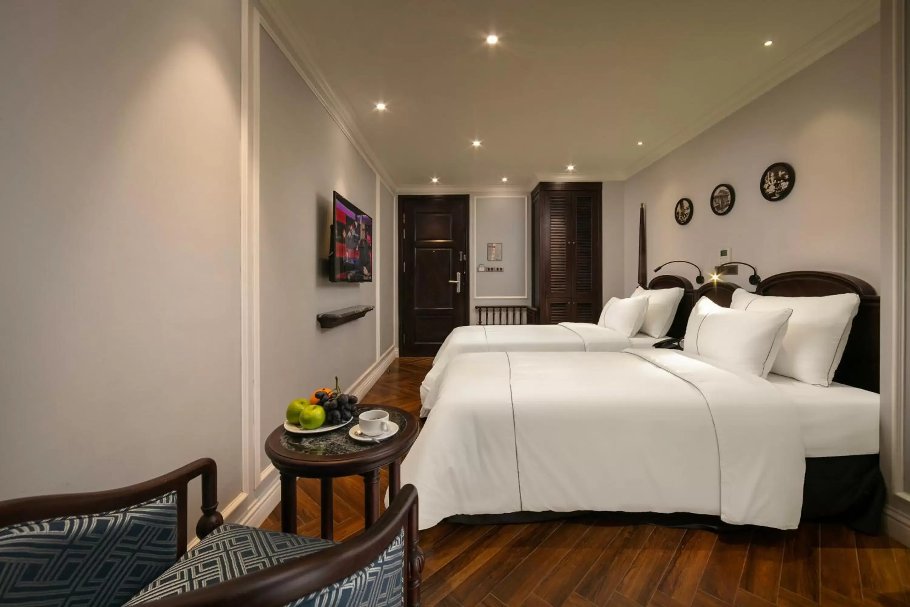 Photo of the whole room, Bed in Canary Hotel Photo of the whole room, Bed in Canary Hotel