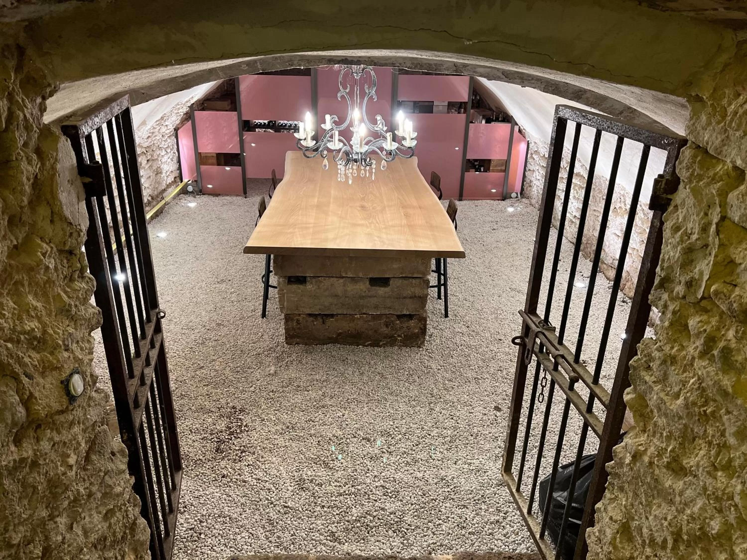 Area and facilities in Le Clos Violette et Le 11 D'Aglaé - Hôtel de Charme Design de Luxe