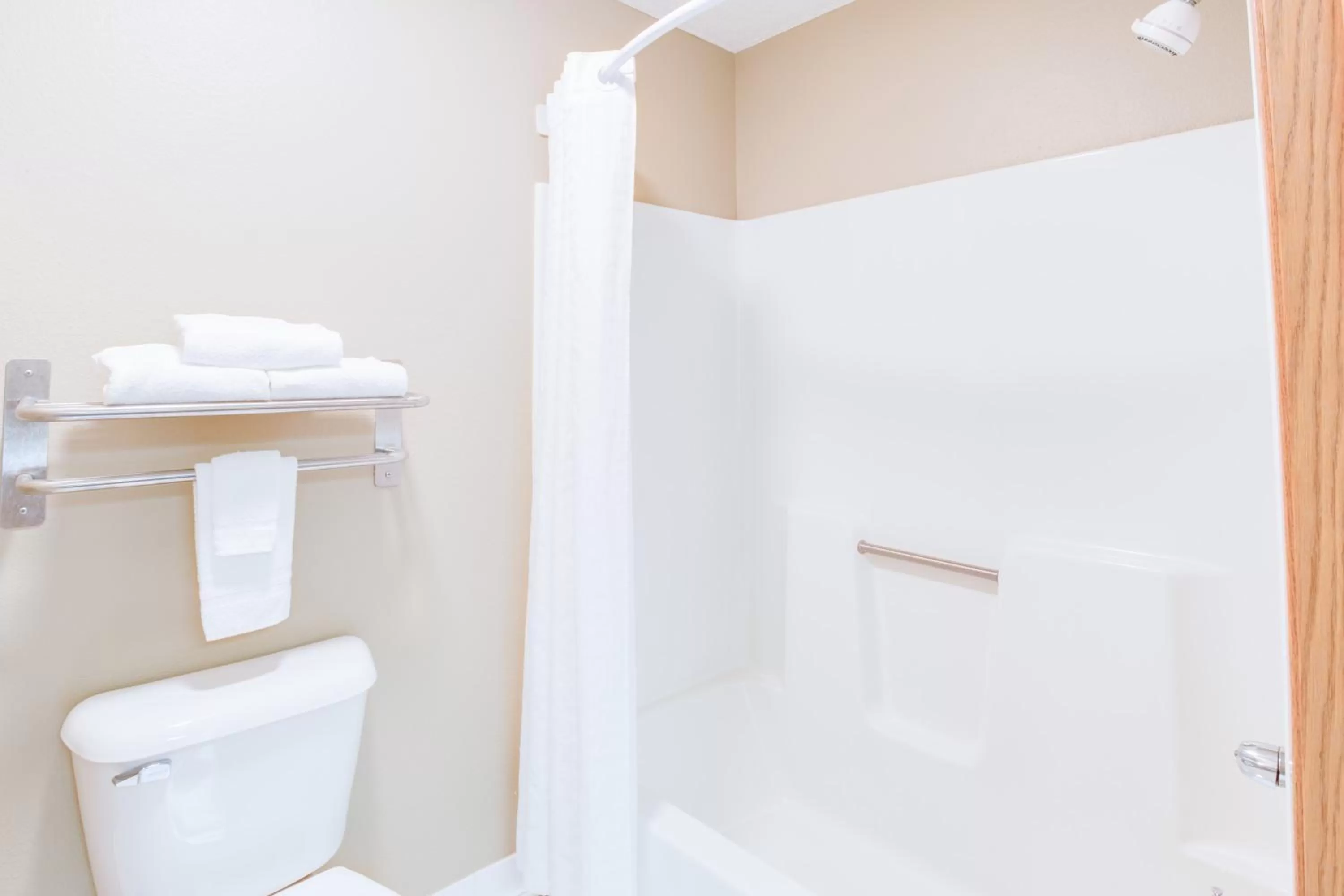 Bathroom in Eagle Ridge Inn