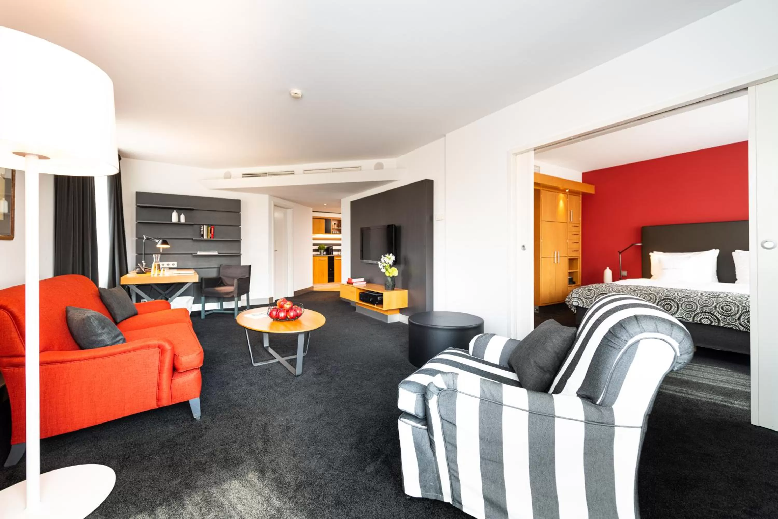 Living room in THE MADISON Hotel Hamburg