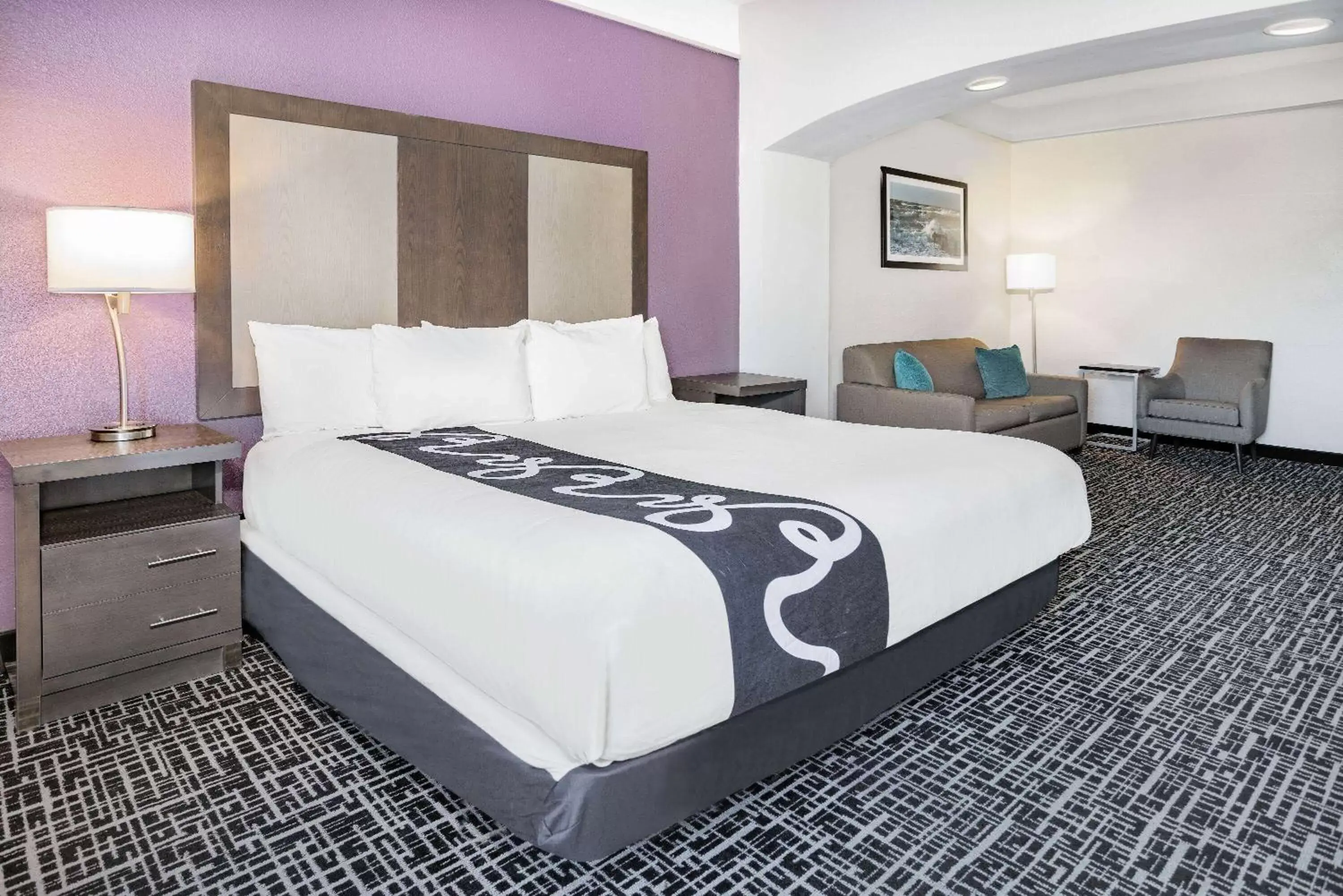 Bed in La Quinta by Wyndham Norfolk Airport