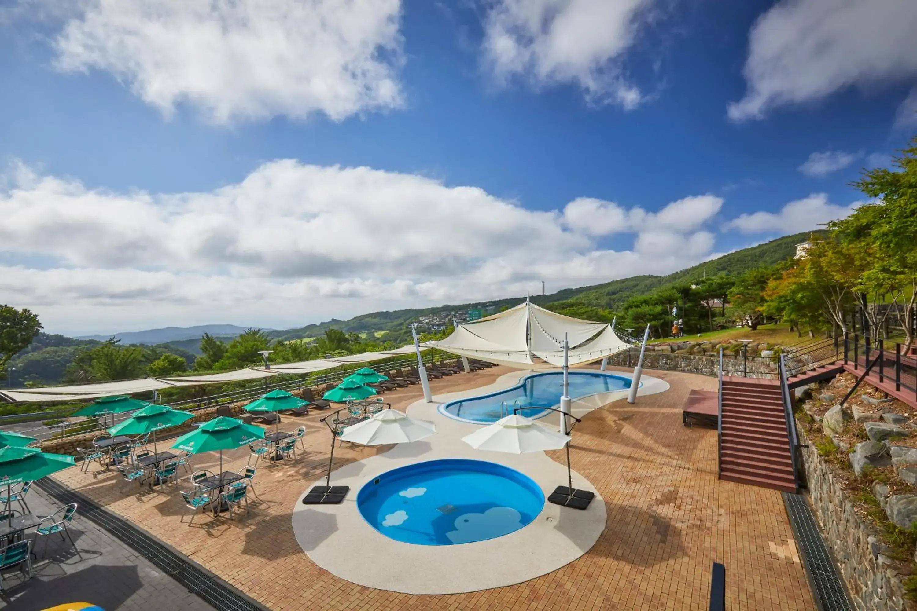 Swimming pool, Pool View in Mauna Ocean Resort