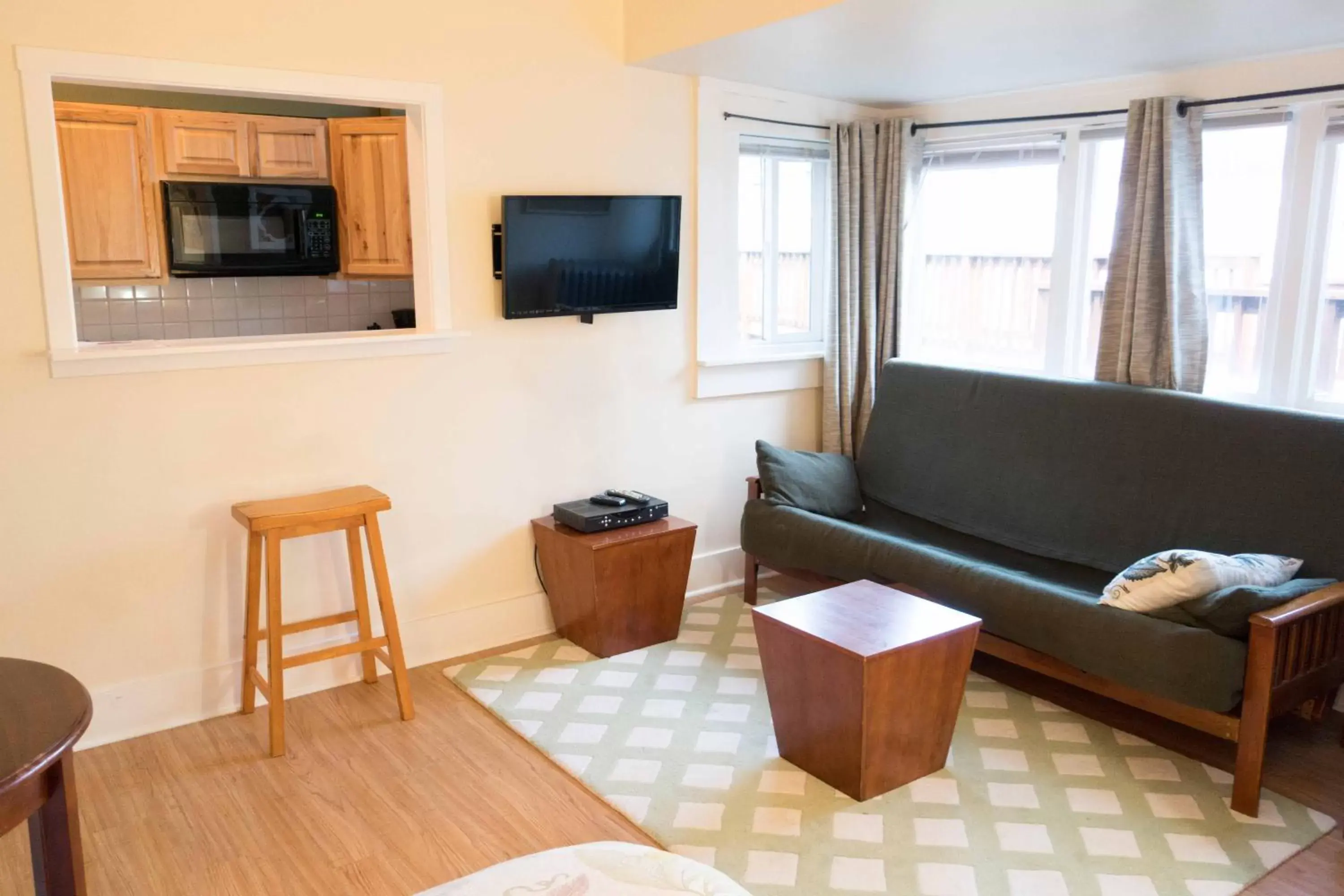 Living room, Seating Area in Sauerdough Lodging