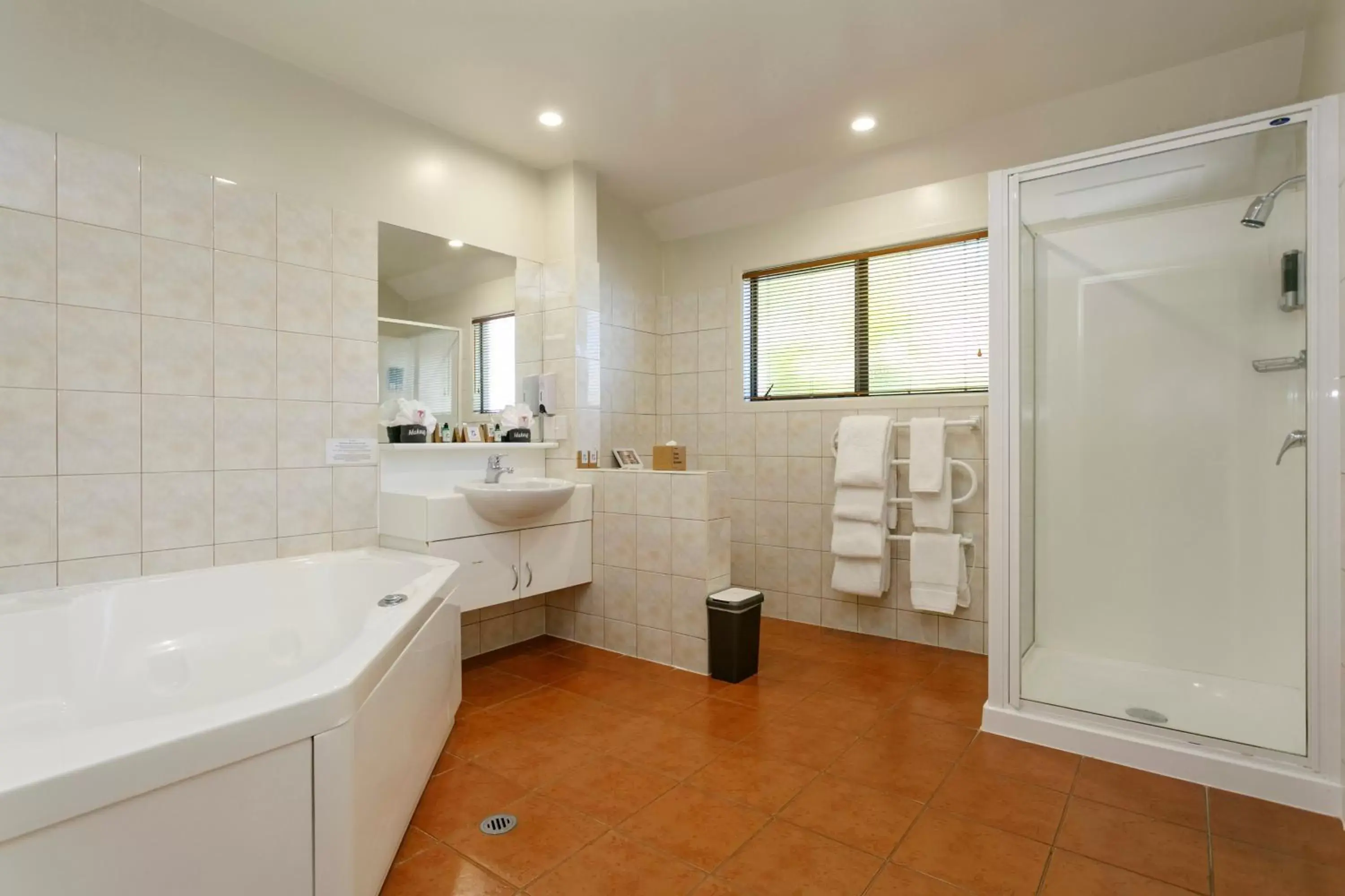 Bathroom in Baycrest Thermal Lodge