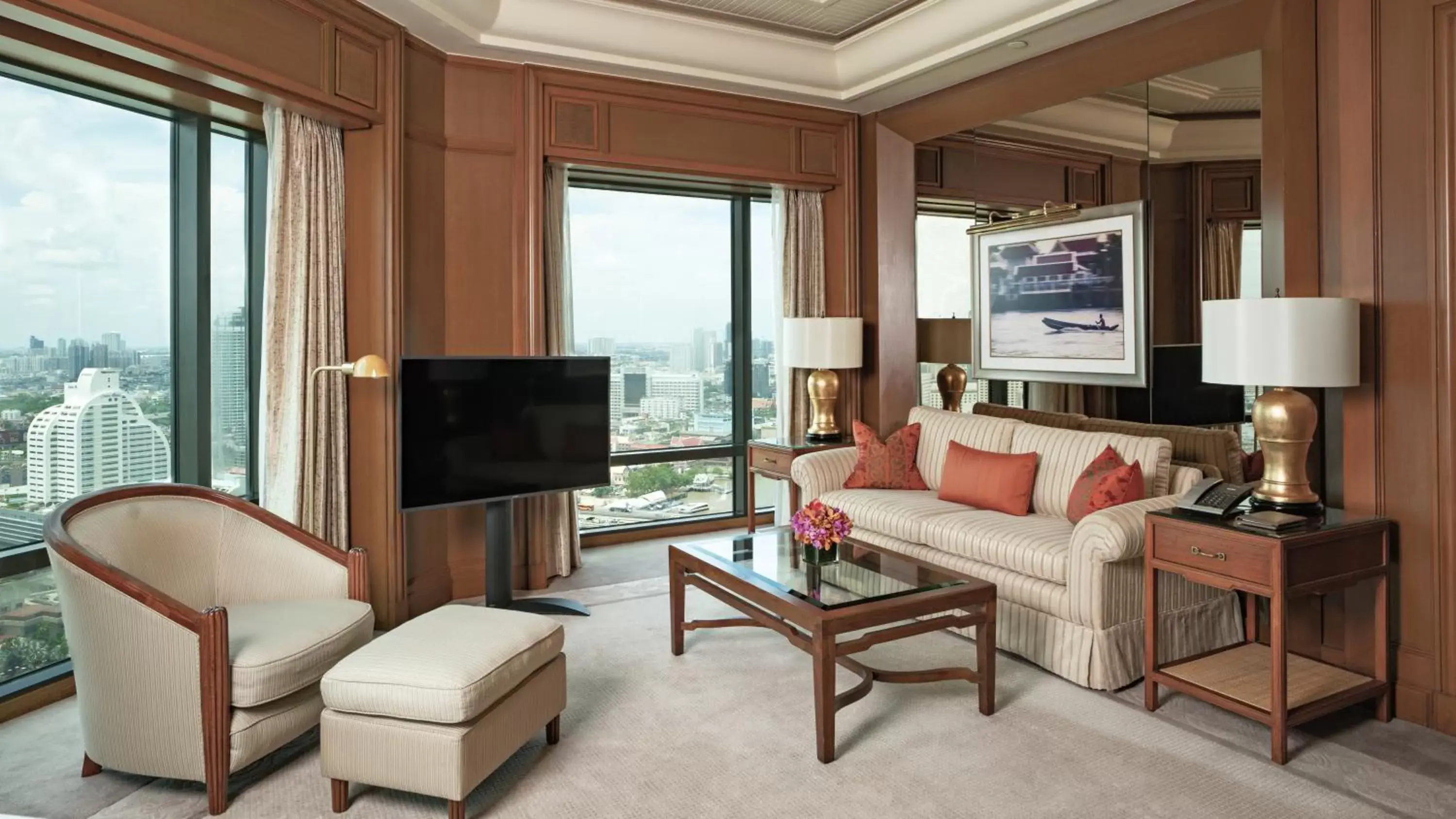 Living room, Seating Area in The Peninsula Bangkok - SHA Extra Plus