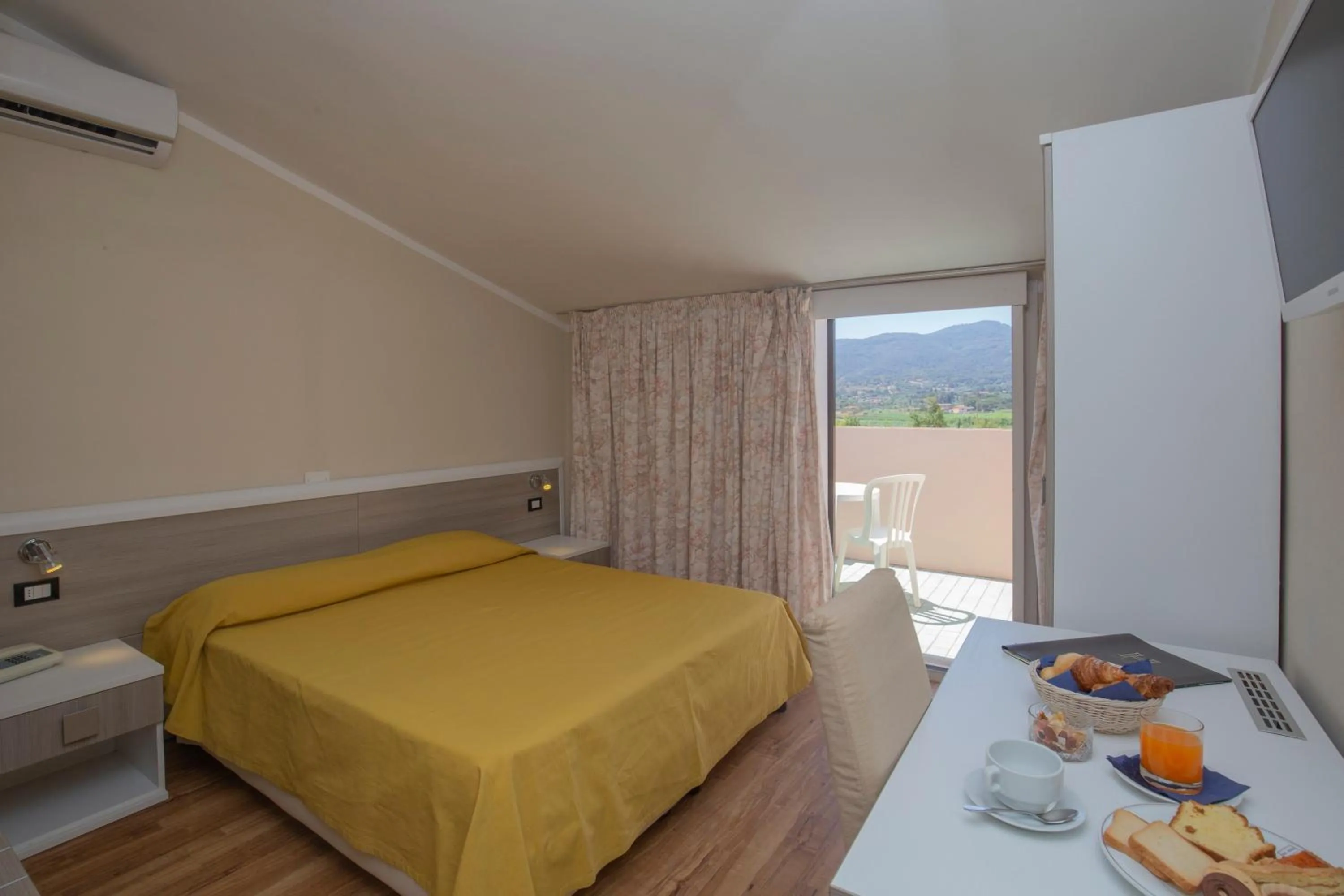 Bed in Hotel Fabricia