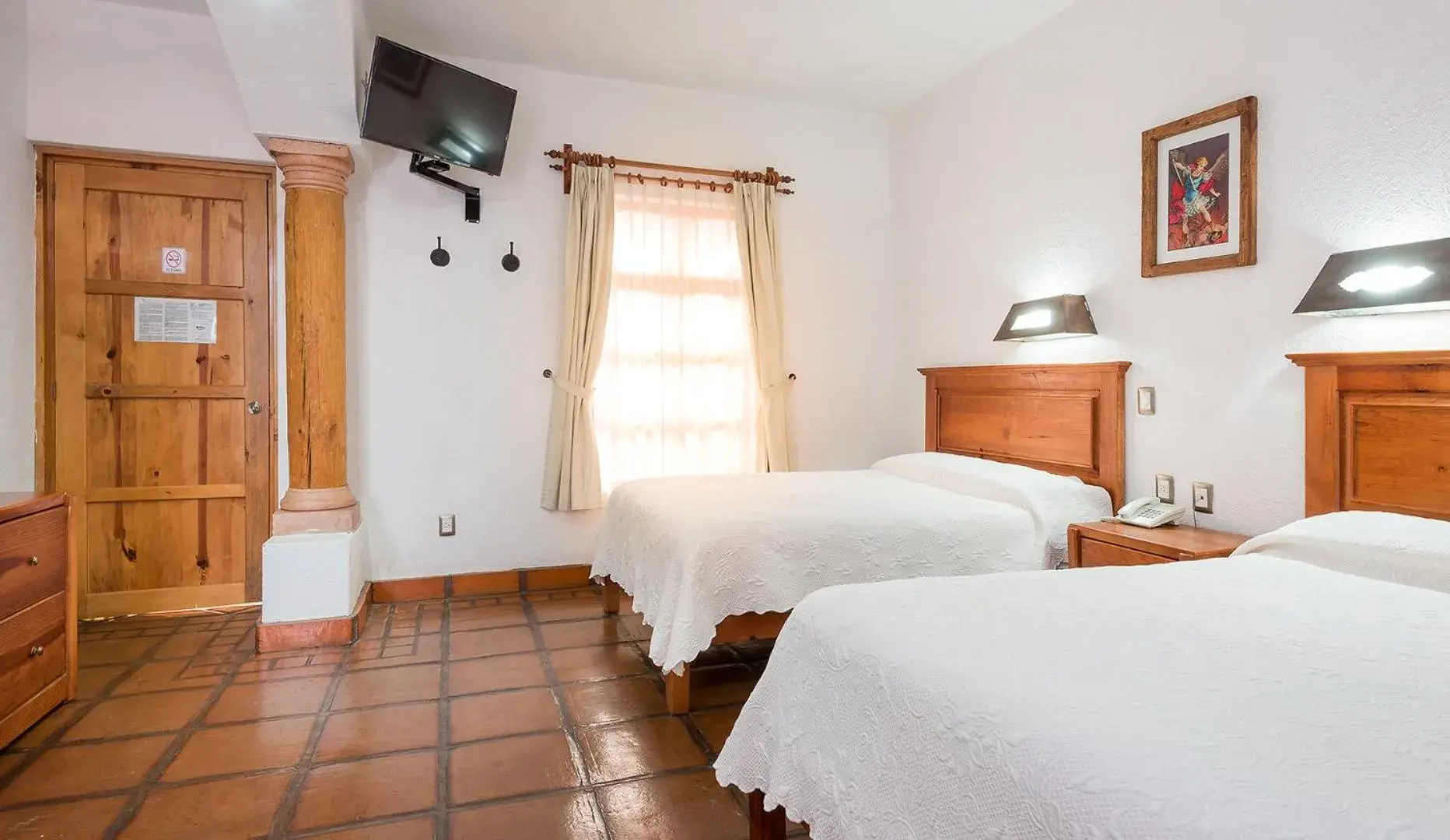 Photo of the whole room, Bed in Hotel Refugio del Angel