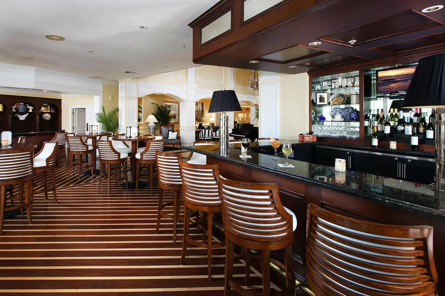 Lounge or bar, Lounge/Bar in Inn at Pelican Bay