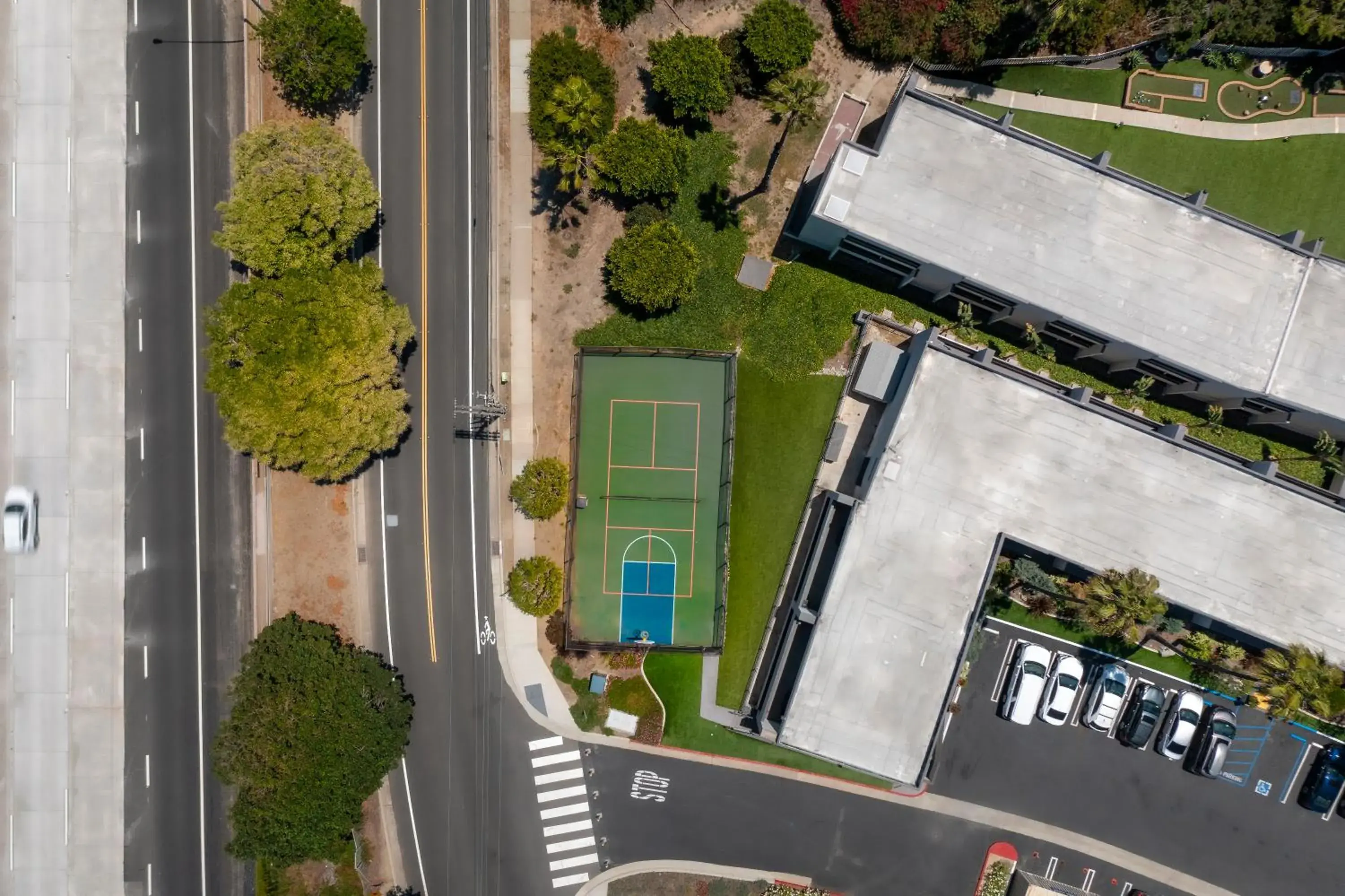 Tennis court, Bird's-eye View in San Clemente Inn