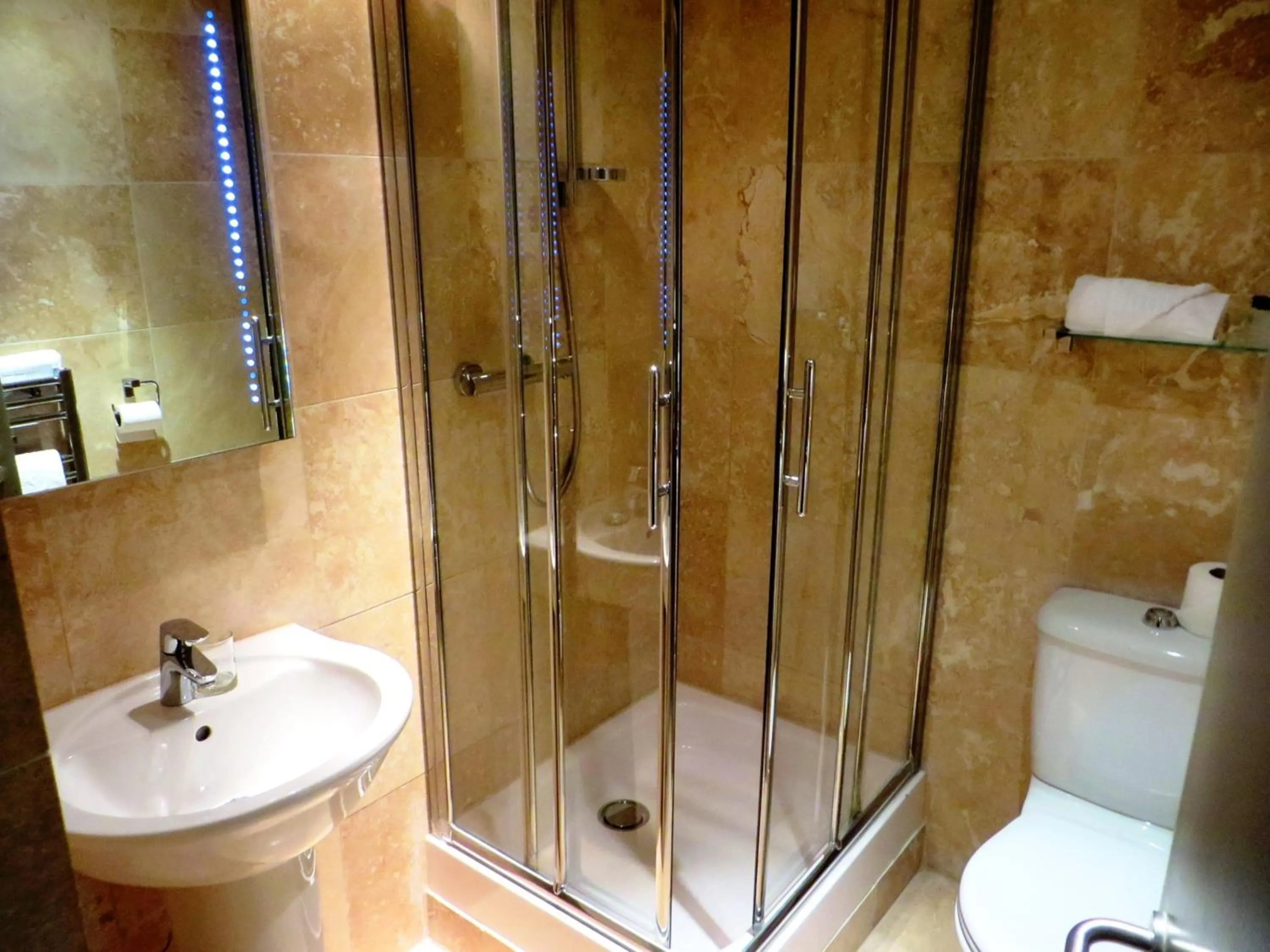 Bathroom in Brooks Guesthouse Bristol