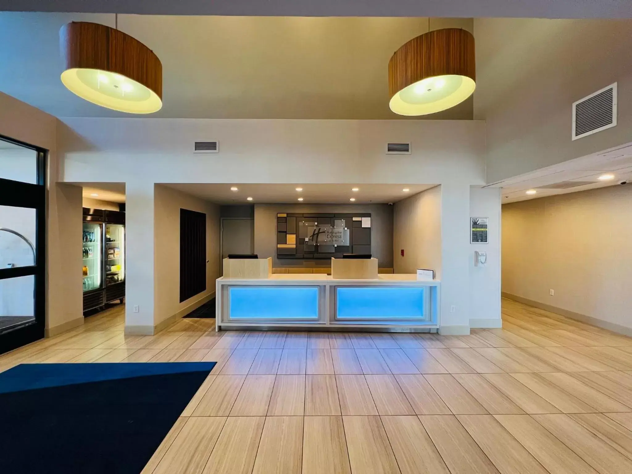 Property building in Holiday Inn Express & Suites Salinas by IHG Property building in Holiday Inn Express & Suites Salinas by IHG