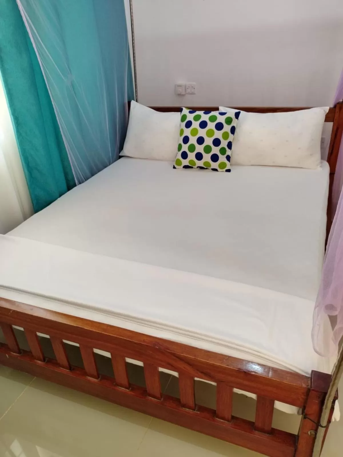 Bed in 6 Park Retreat