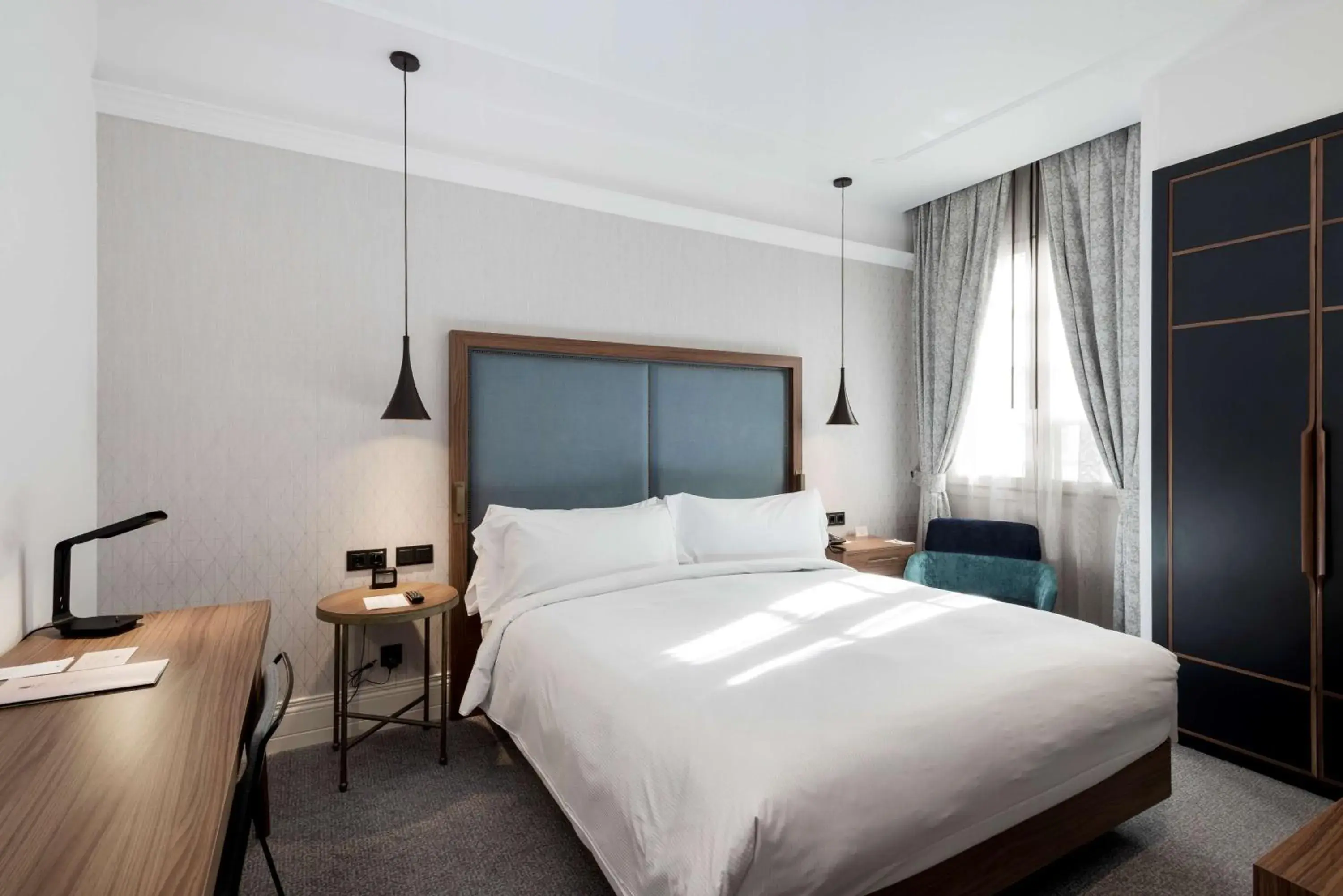 Bed in DoubleTree by Hilton Madrid-Prado