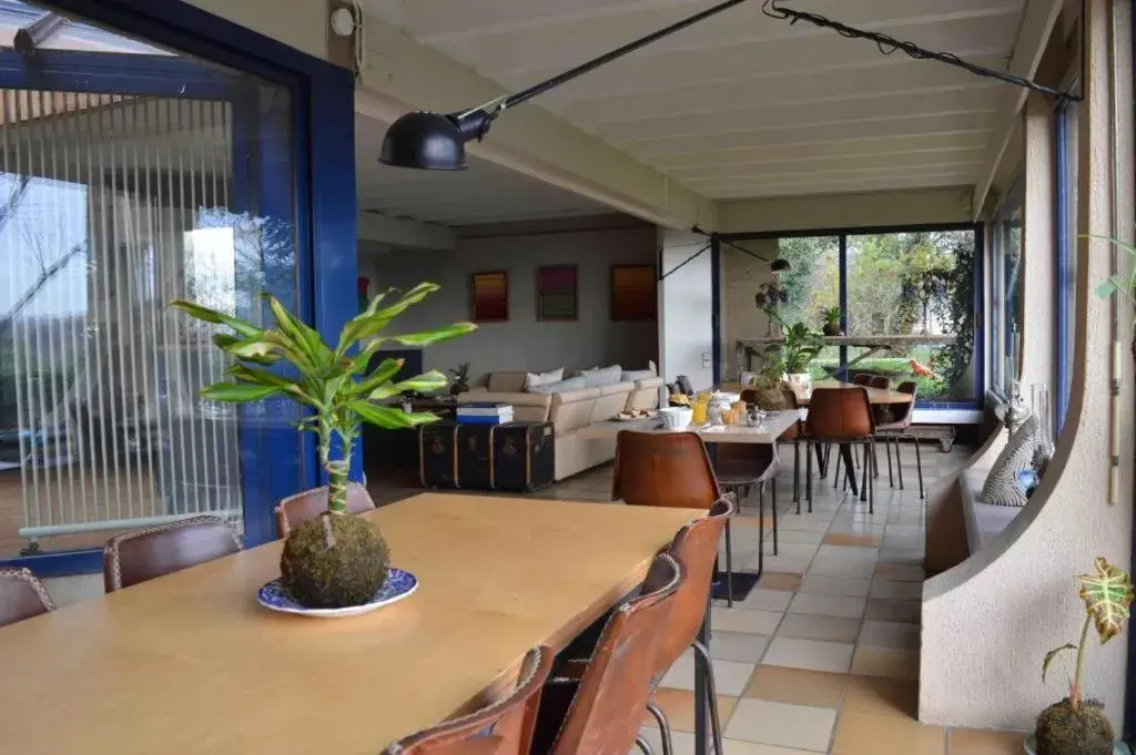 Restaurant/Places to Eat in Casa mARTa : Suites, terrasses et vue panoramique