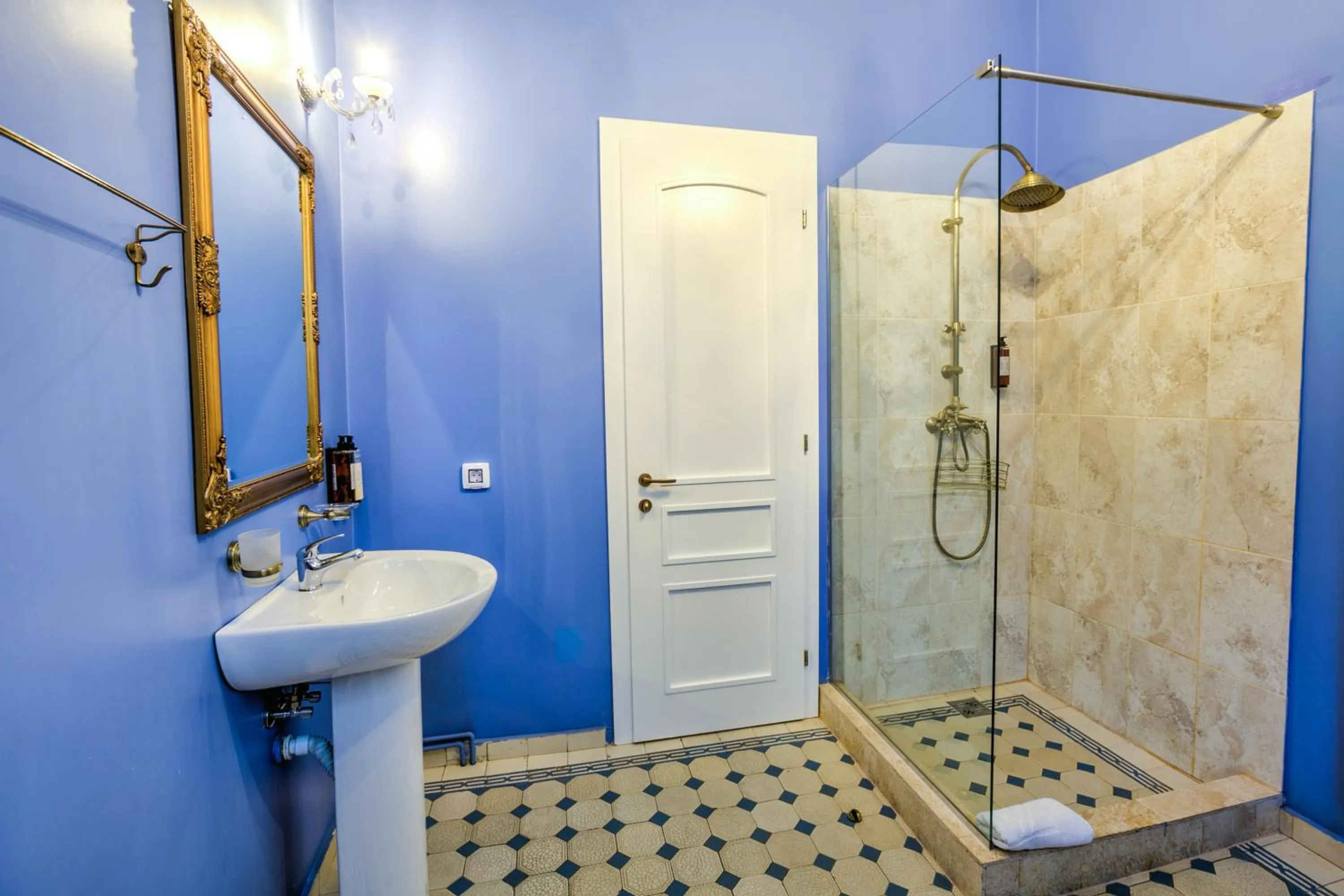 Bathroom in Residence Central Annapolis