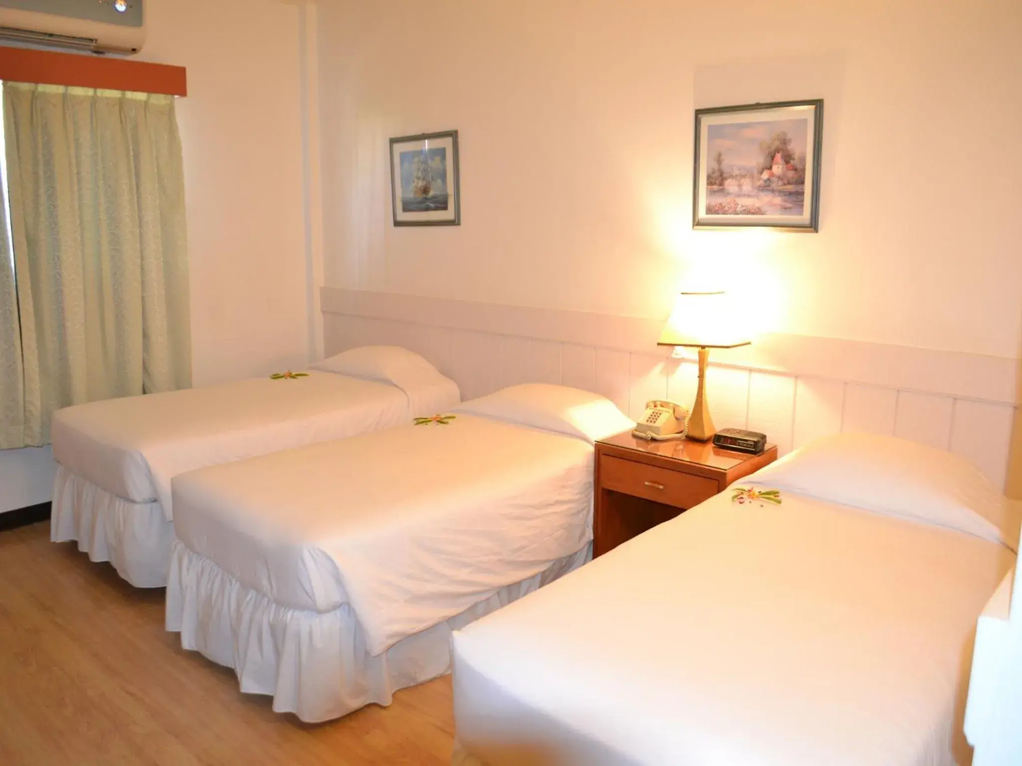 Bedroom, Bed in West Plaza Downtown Bedroom, Bed in West Plaza Downtown