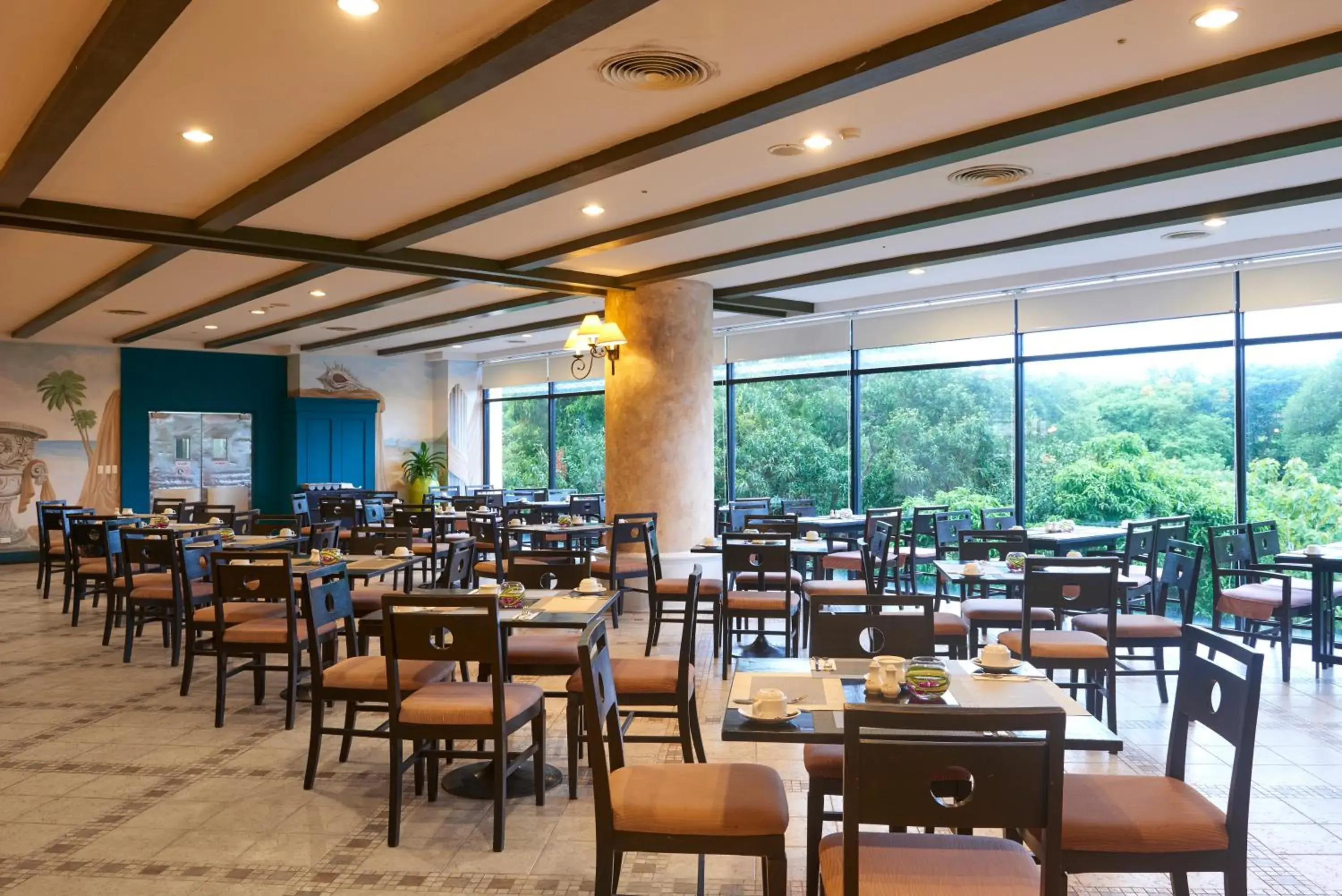 Restaurant/places to eat in Long Beach Garden Hotel & Pavilions Restaurant/places to eat in Long Beach Garden Hotel & Pavilions