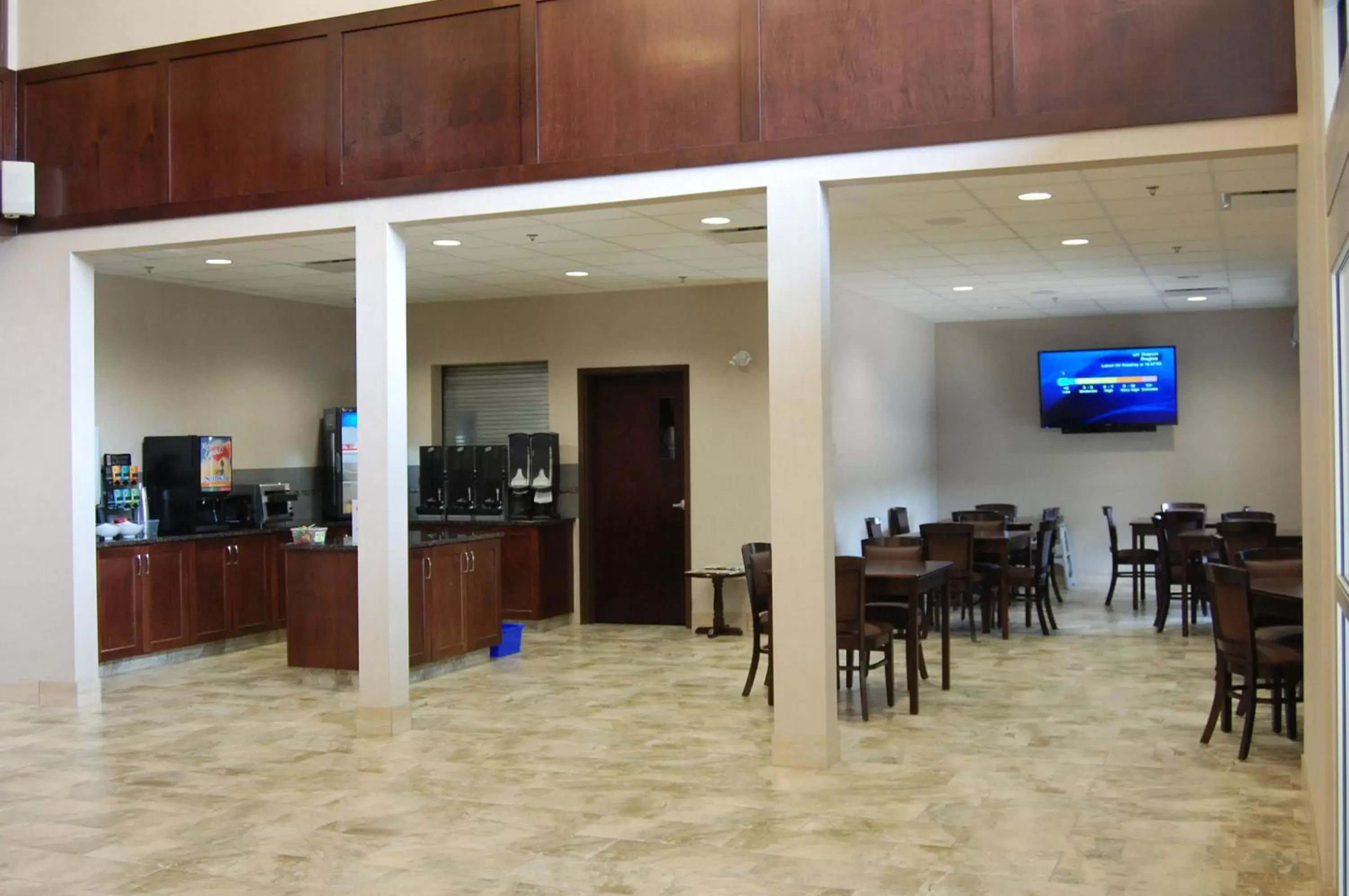 Dining area, Restaurant/Places to Eat in Cobble Creek Lodge