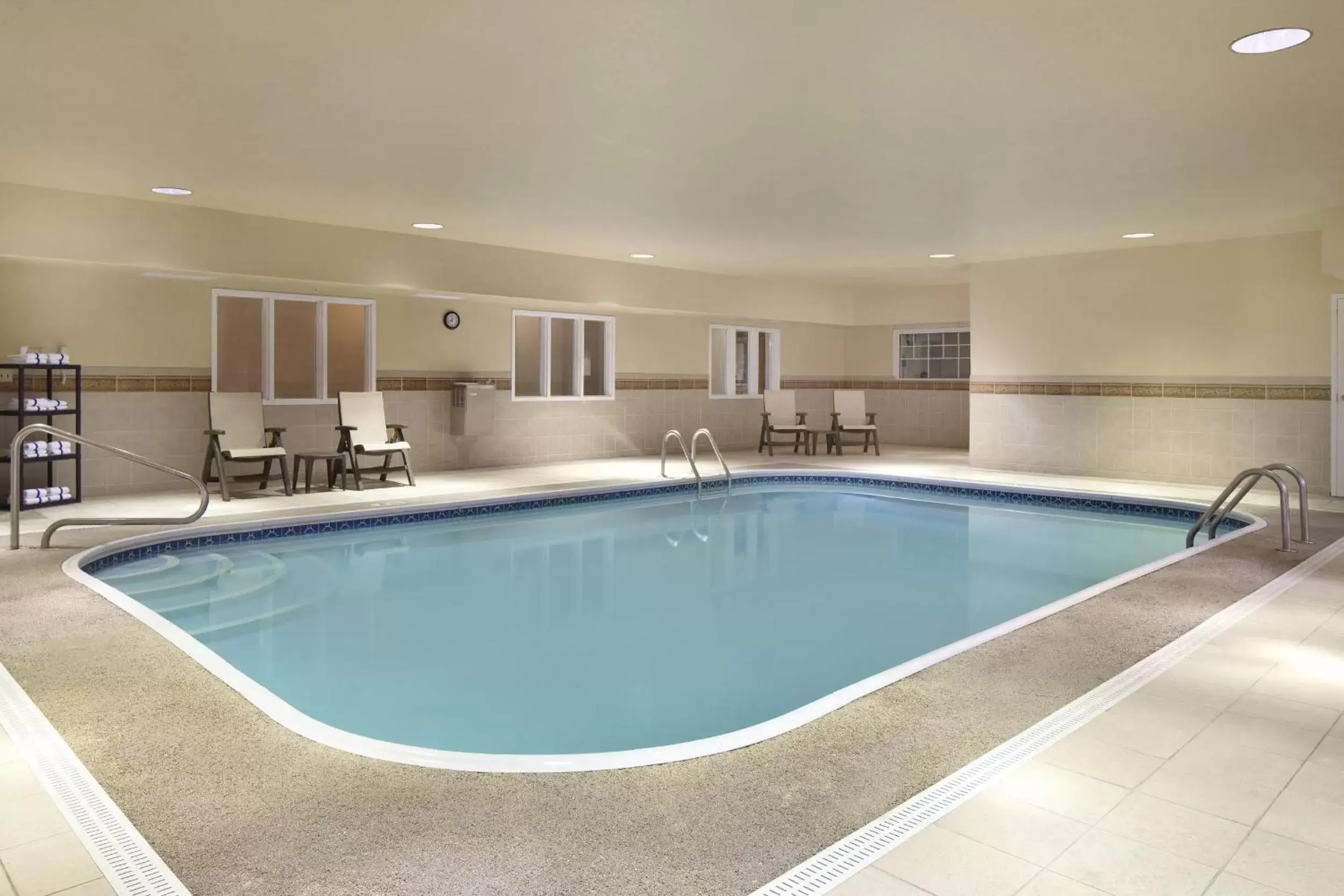 Swimming Pool in Country Inn & Suites by Radisson, Champaign North, IL