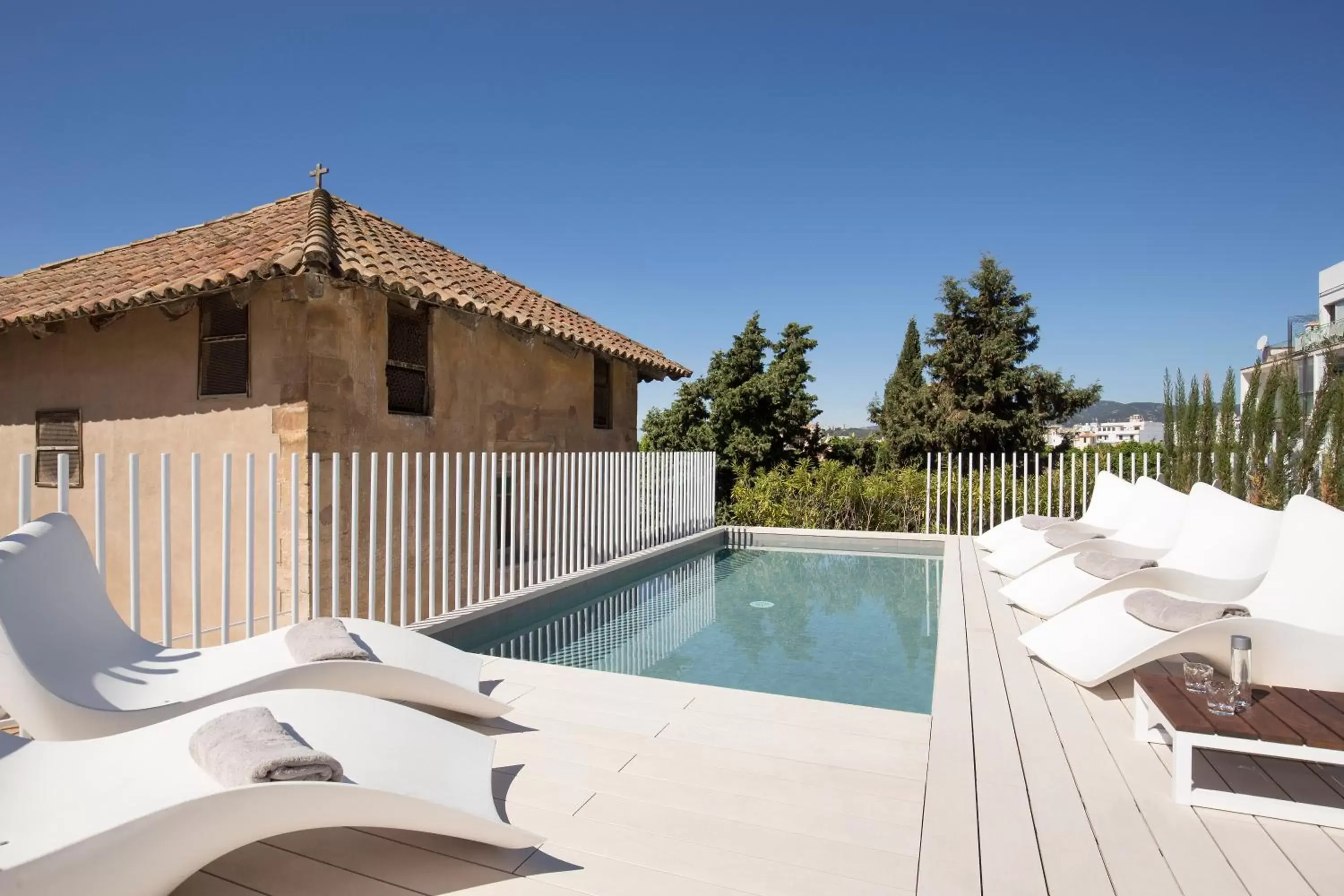 Solarium, Swimming Pool in Convent de la Missio - Adults Only