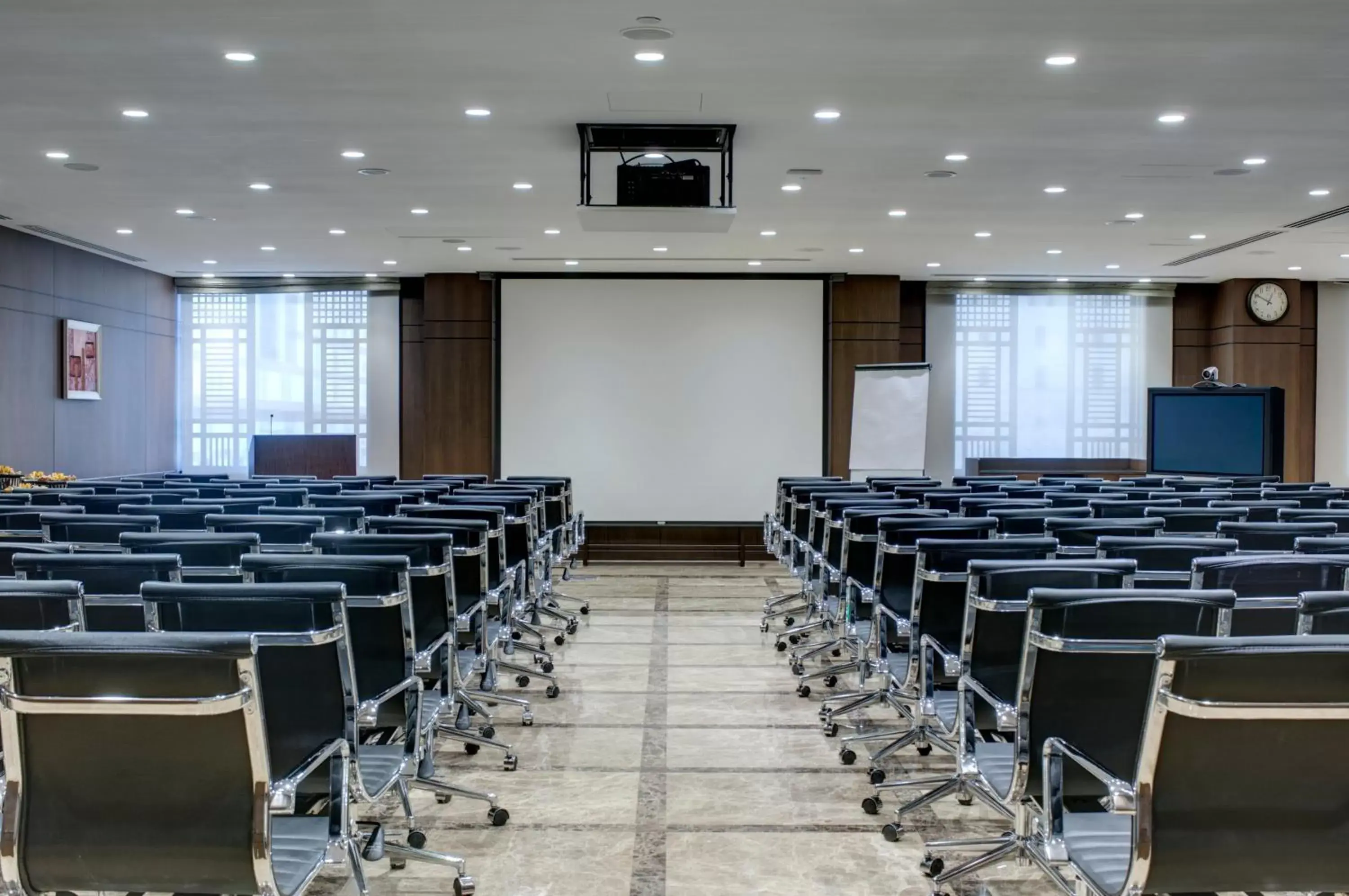 Meeting/conference room in Crowne Plaza Madinah, an IHG Hotel