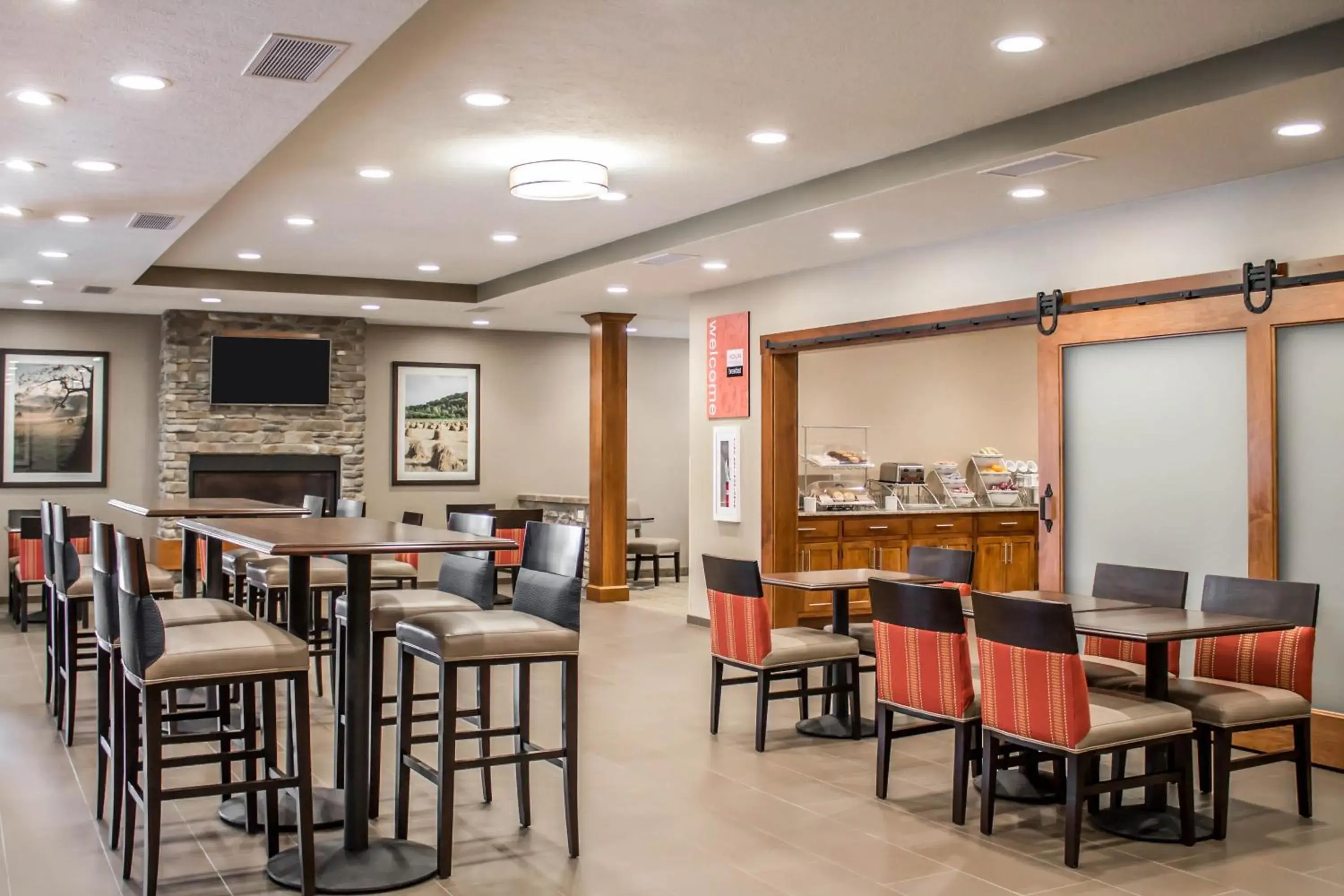 Dining area, Restaurant/Places to Eat in Comfort Suites Hartville-North Canton