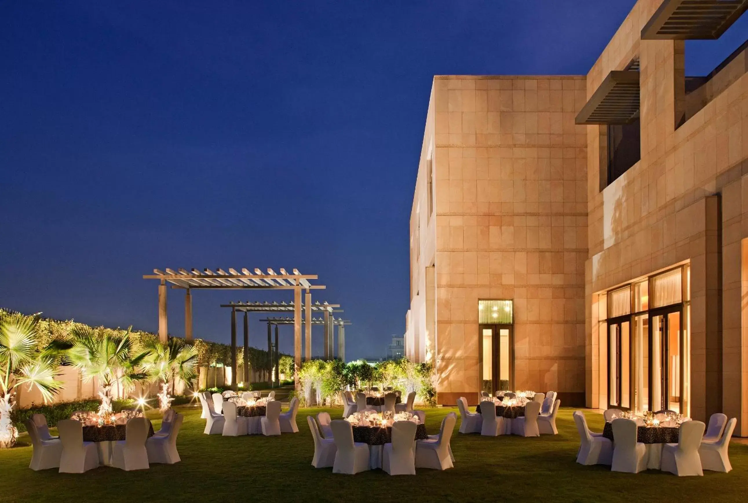 Garden, Banquet Facilities in Radisson Blu Hotel Amritsar