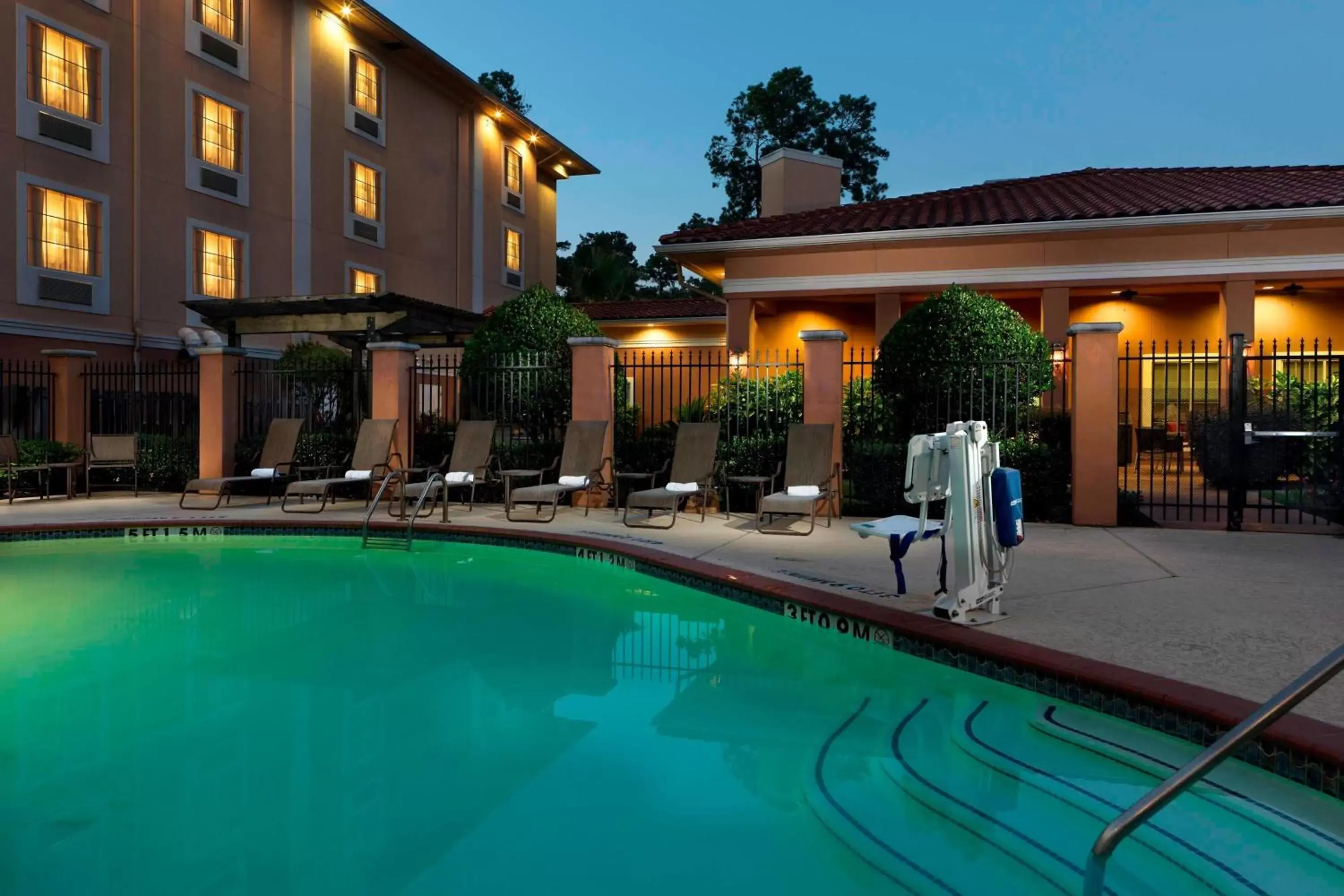 Swimming Pool in TownePlace Suites Houston Intercontinental Airport