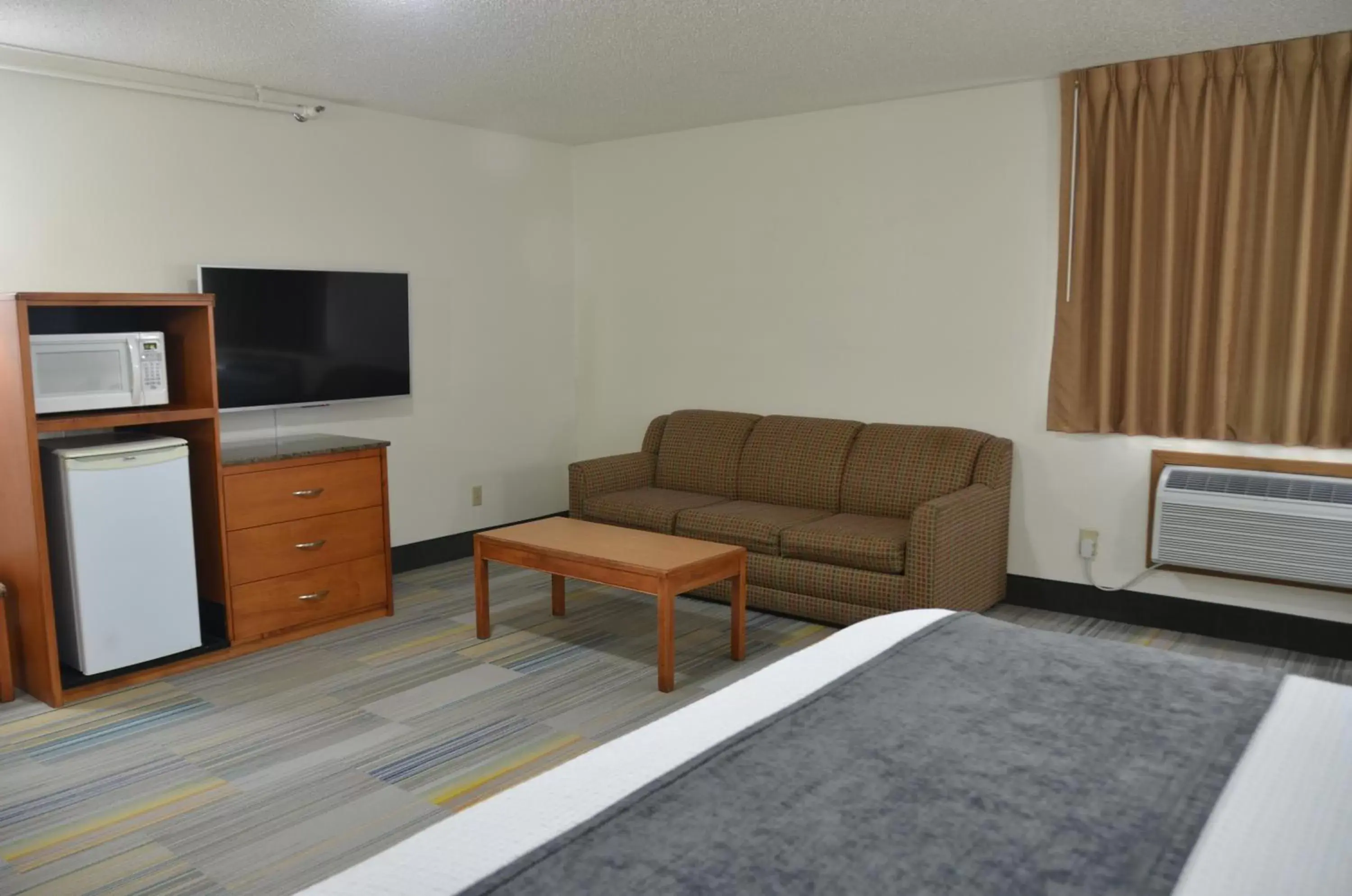 Seating Area in Bearcat Inn and Suites