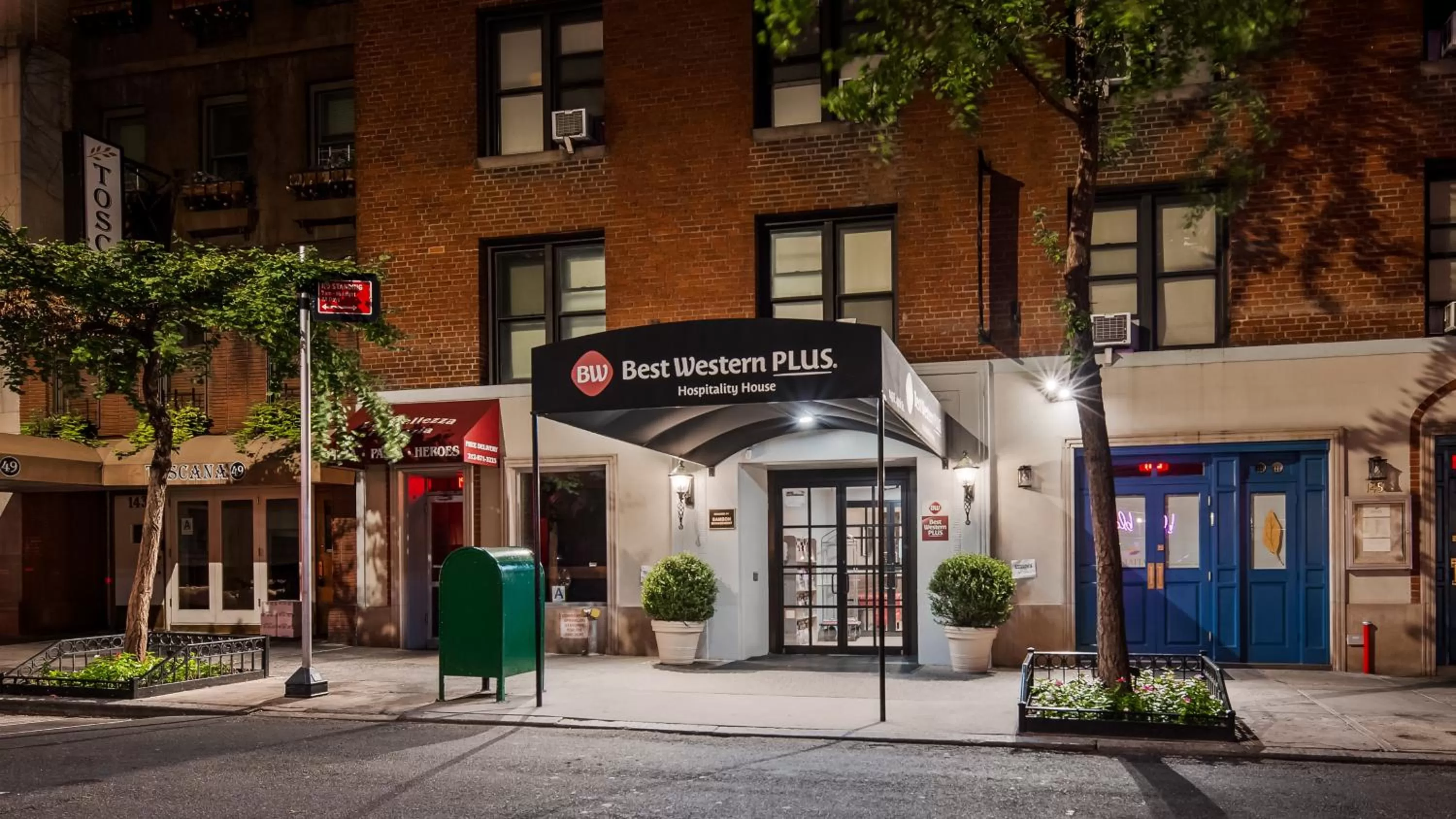 Property building in Best Western Plus Hospitality House Suites