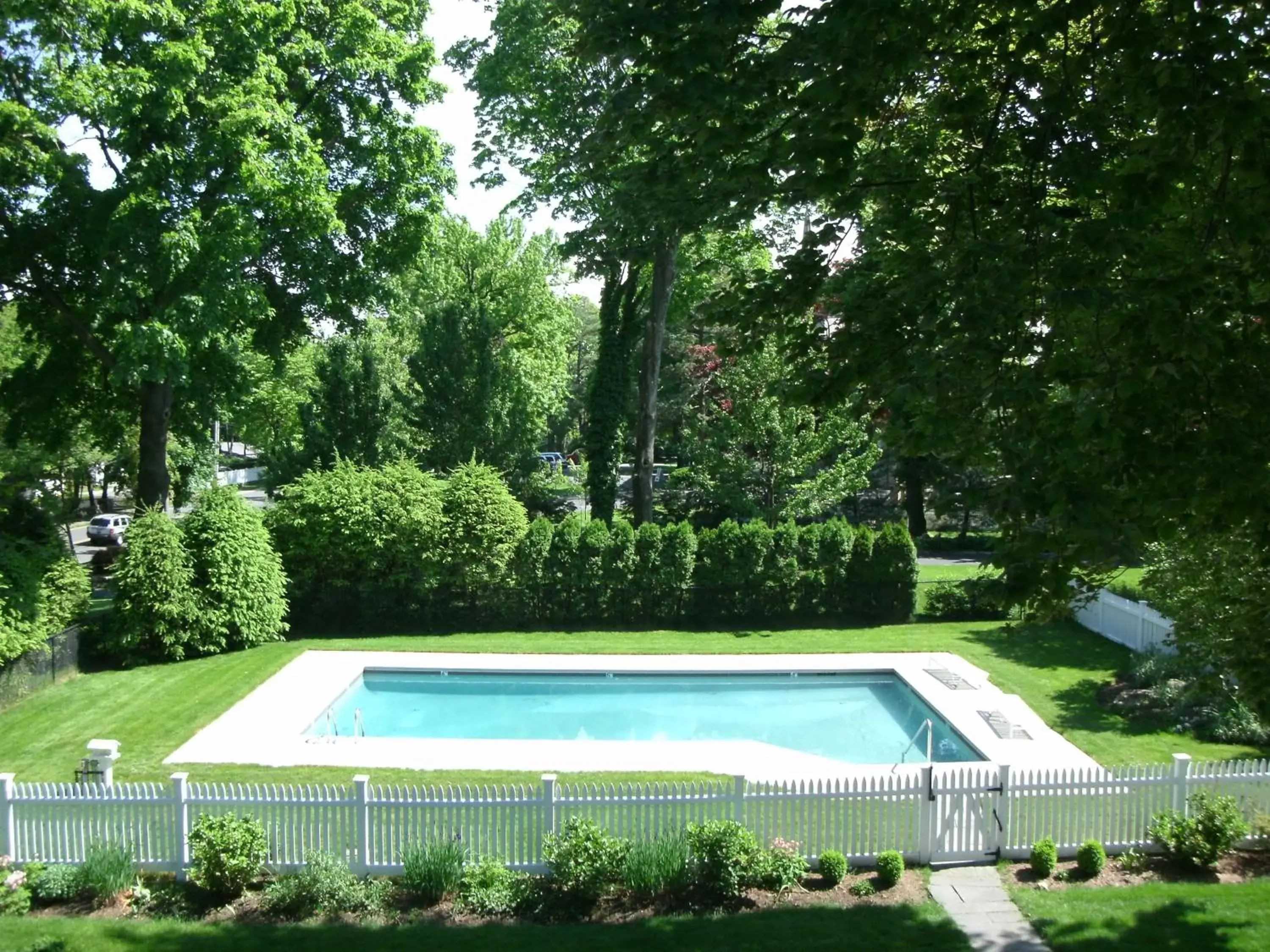 Facade/entrance, Swimming Pool in Stanton House Inn