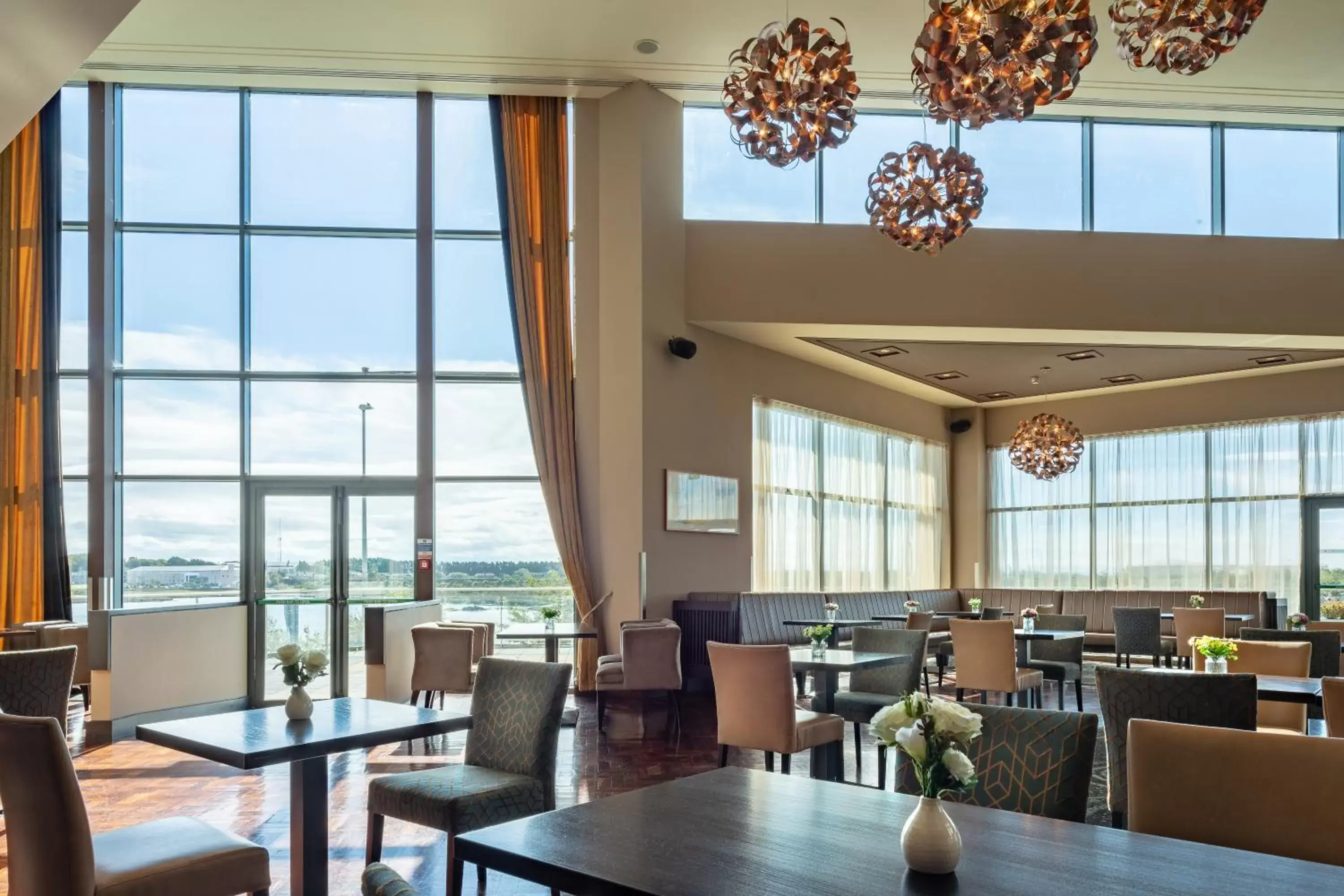 Lounge or bar, Restaurant/Places to Eat in The Galmont Hotel & Spa