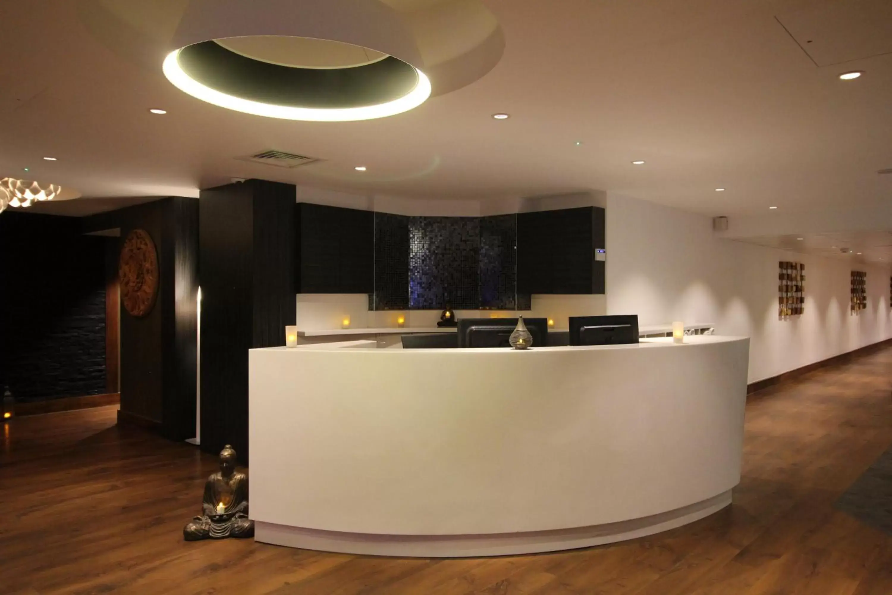 Spa and wellness centre/facilities, Lobby/Reception in Holiday Inn London Kensington High St., an IHG Hotel