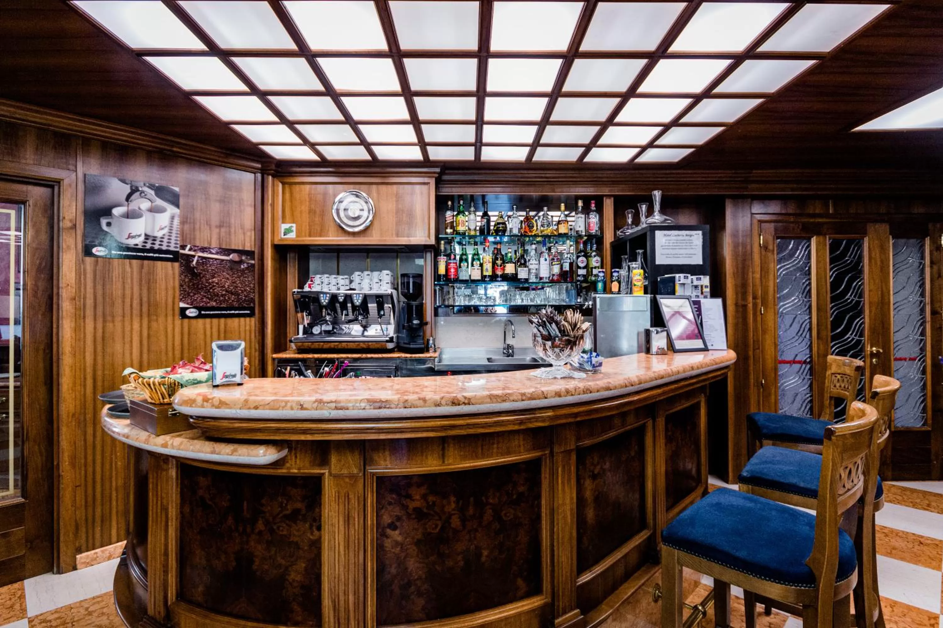 Restaurant/places to eat in Hotel Lucrezia Borgia