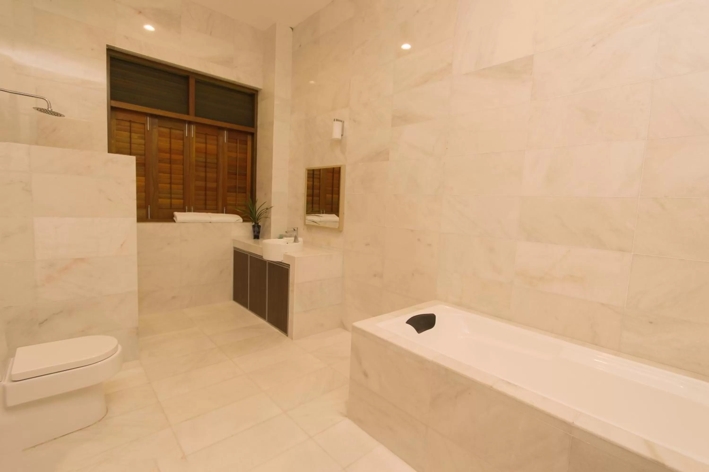 Toilet in Harmony Valley Retreat