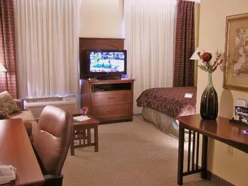 Photo of the whole room, TV/Entertainment Center in Staybridge Suites Harrisburg-Hershey, an IHG Hotel