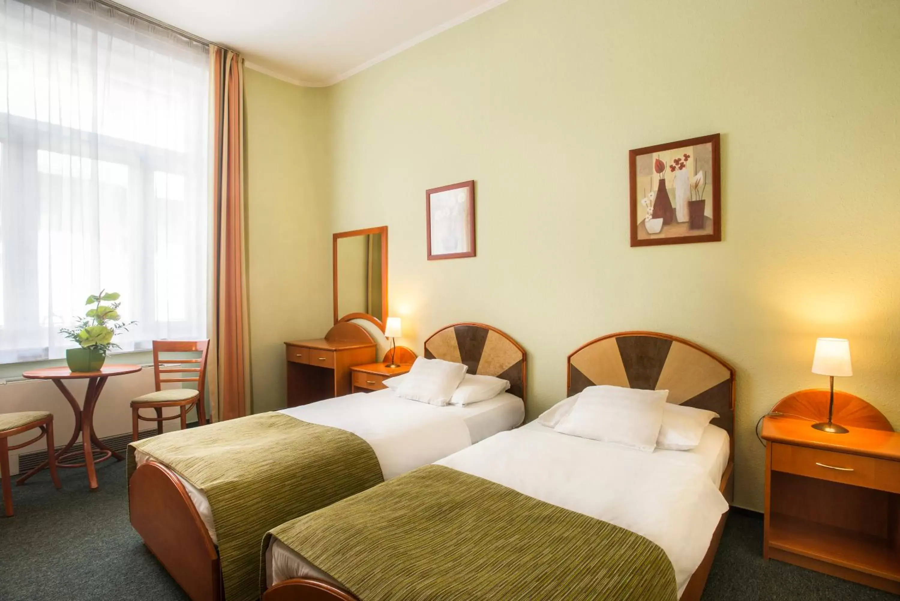 Bedroom, Bed in Baross City Hotel - Budapest