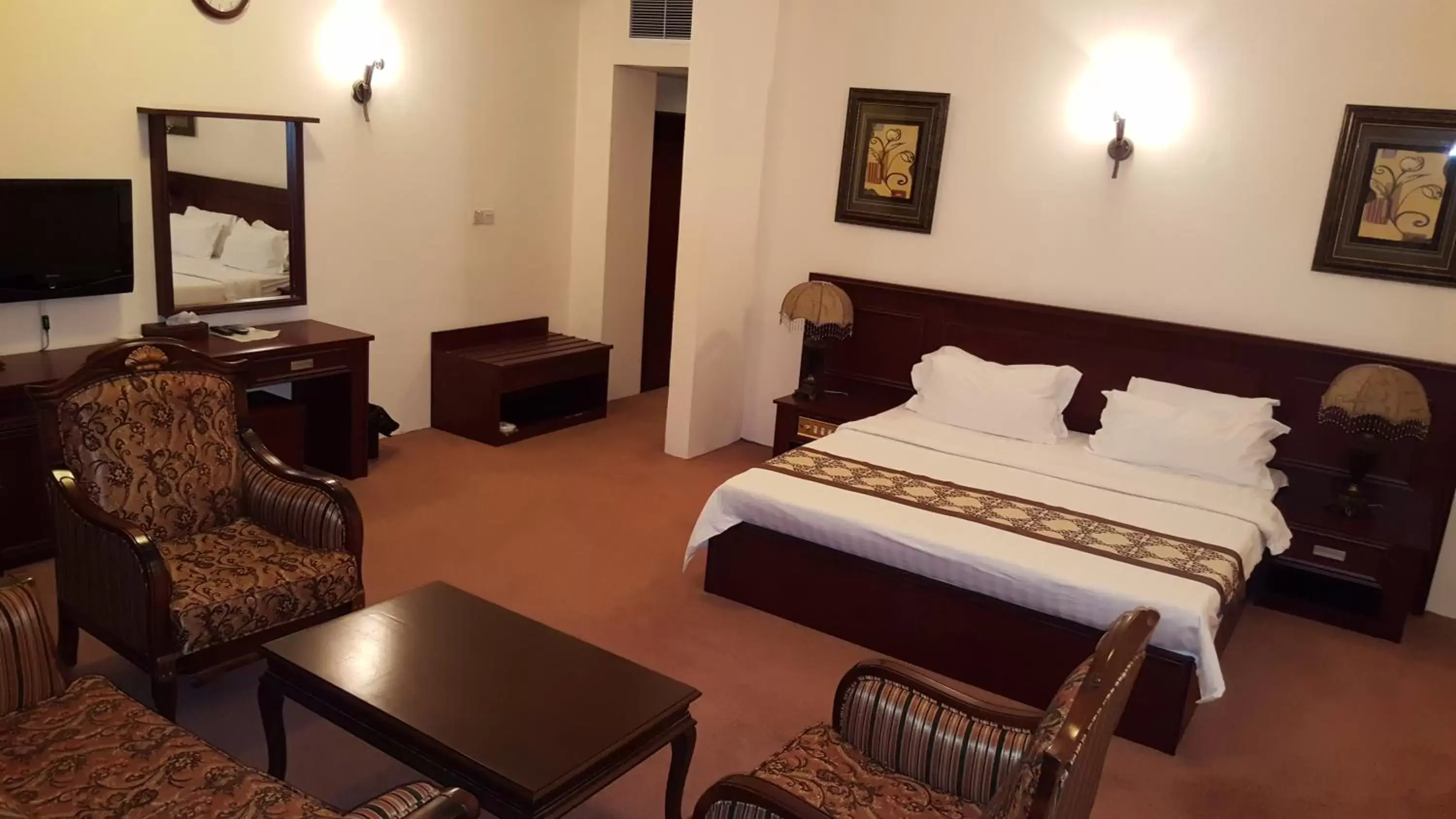 Deluxe Room in Khani Hotel Deluxe Room in Khani Hotel